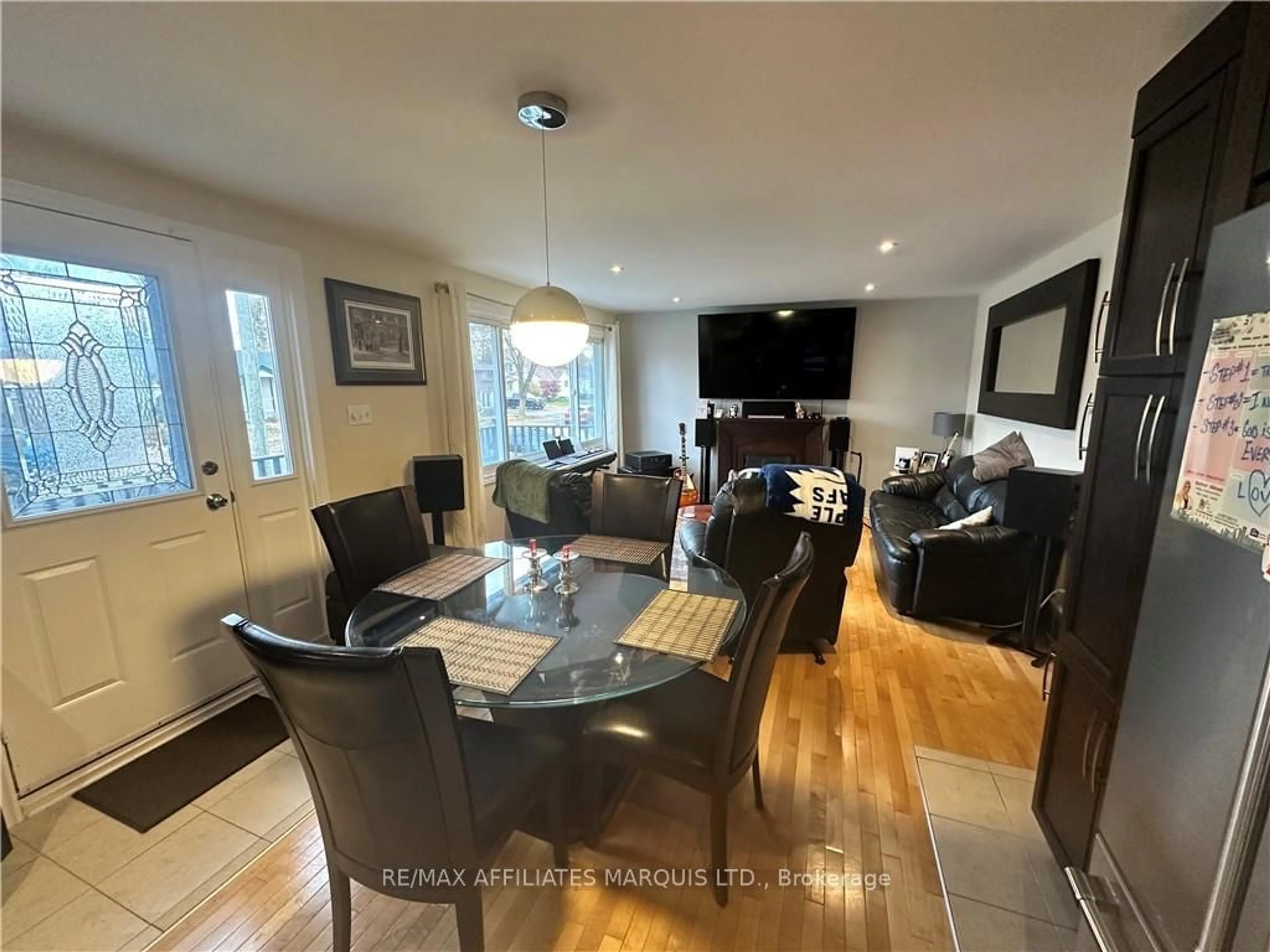 Dining room, wood/laminate floor for 1218 LEONARD St, Cornwall Ontario K6J 1M4