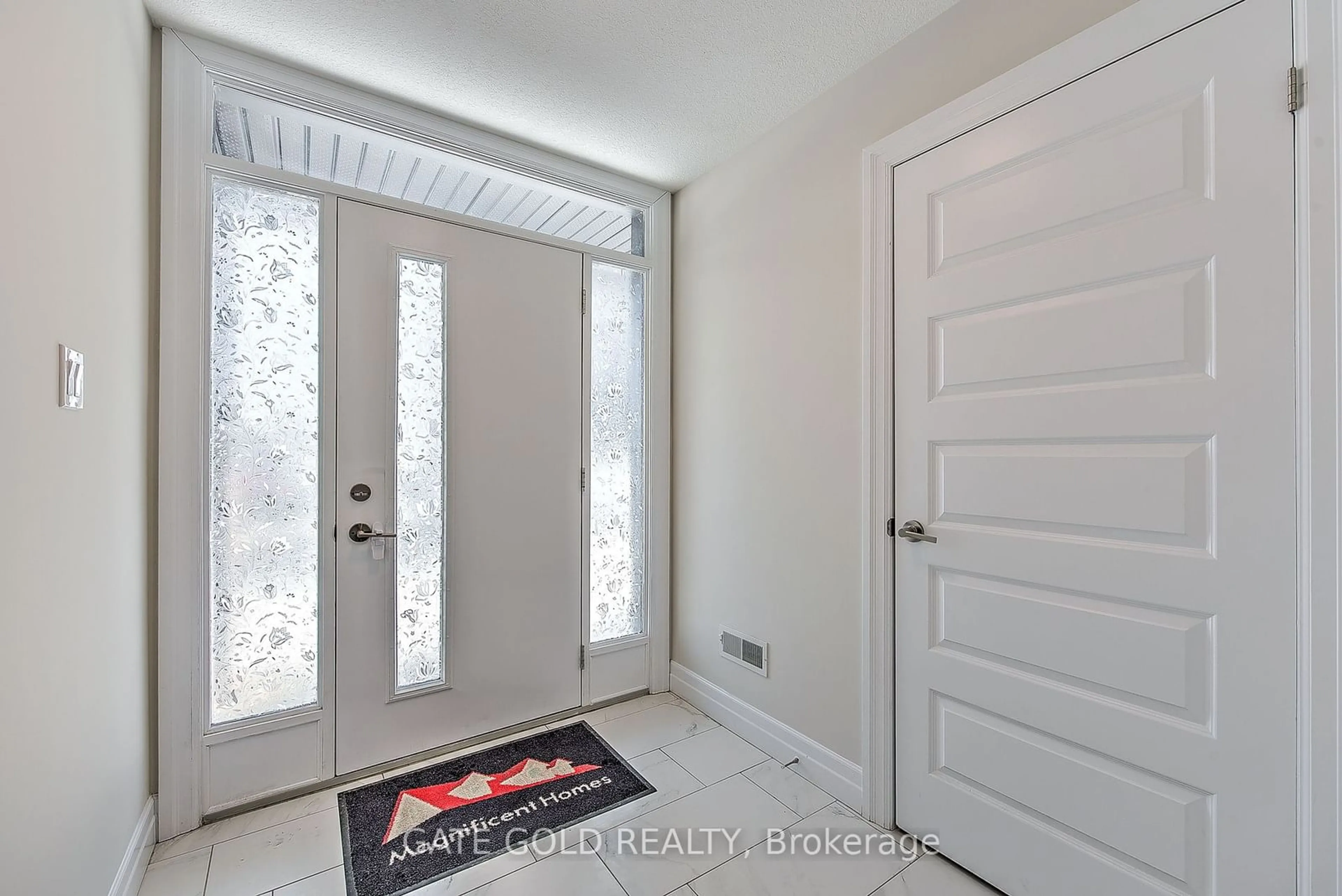 Indoor entryway for 2610 Kettering Pl #25, London Ontario N6M 0J4