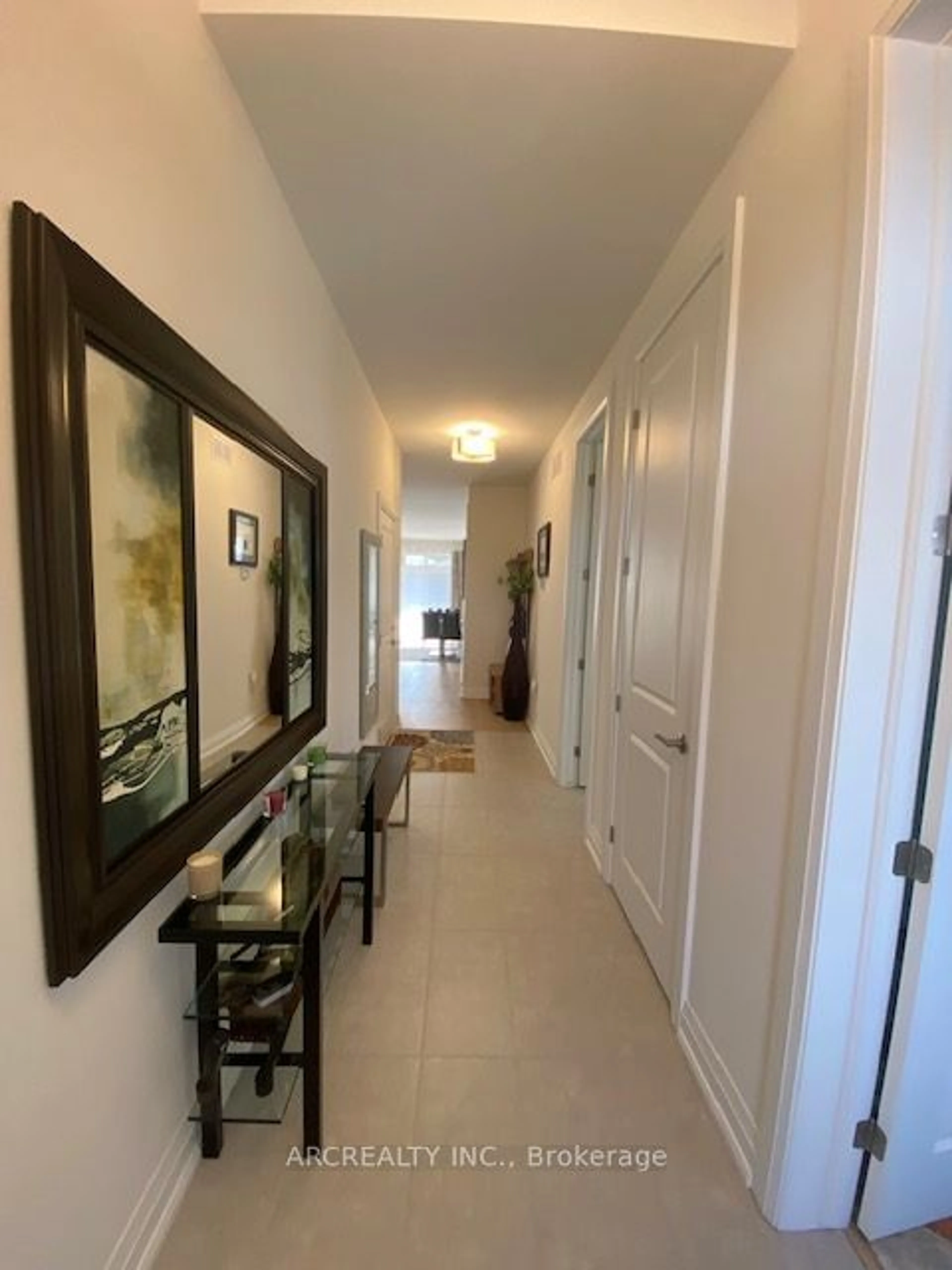 Indoor entryway for 9150 Willoughby Dr #40, Niagara Falls Ontario L2G 0Z5