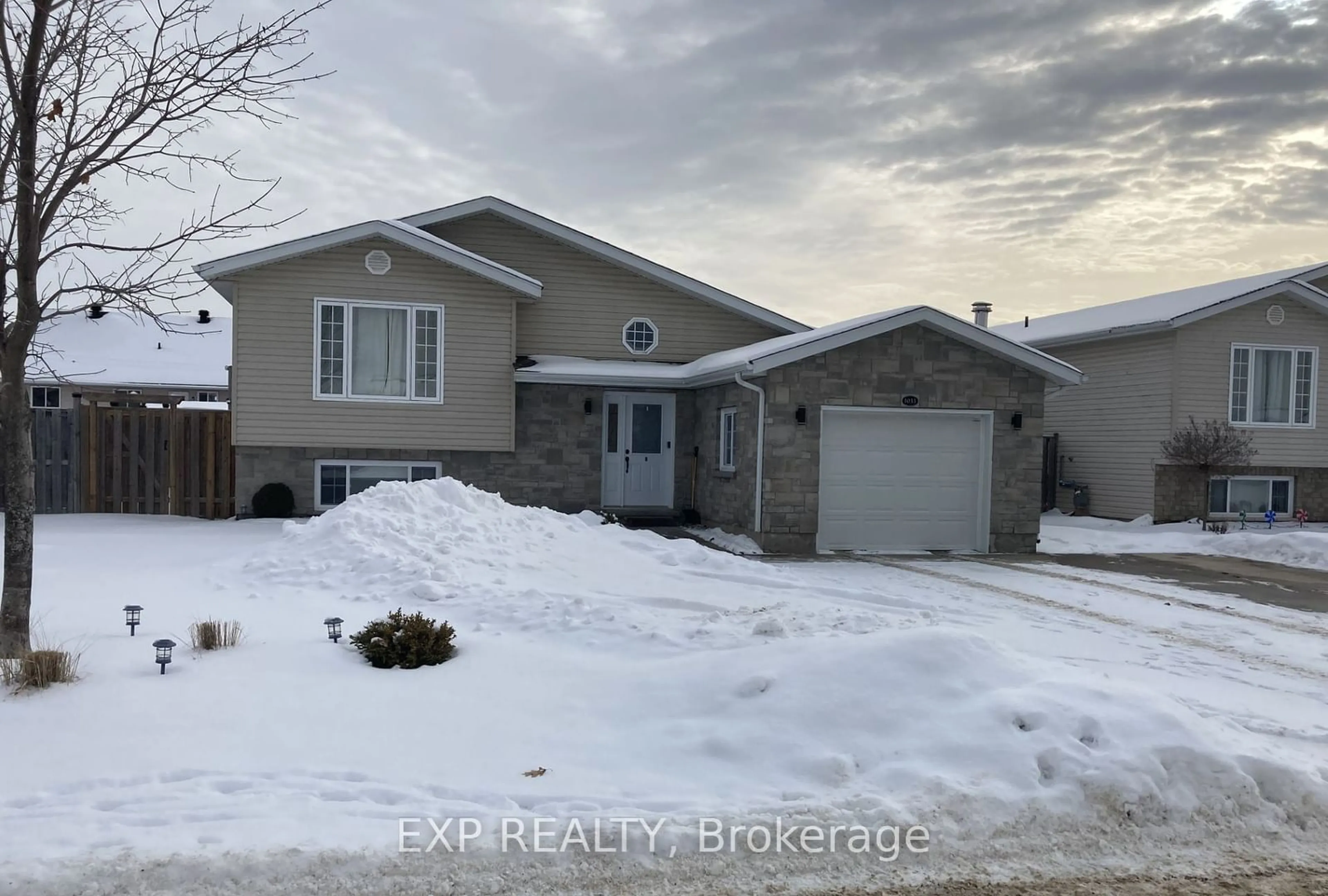 Unknown for 1033 Riverstone Tr, Petawawa Ontario K8H 0A6