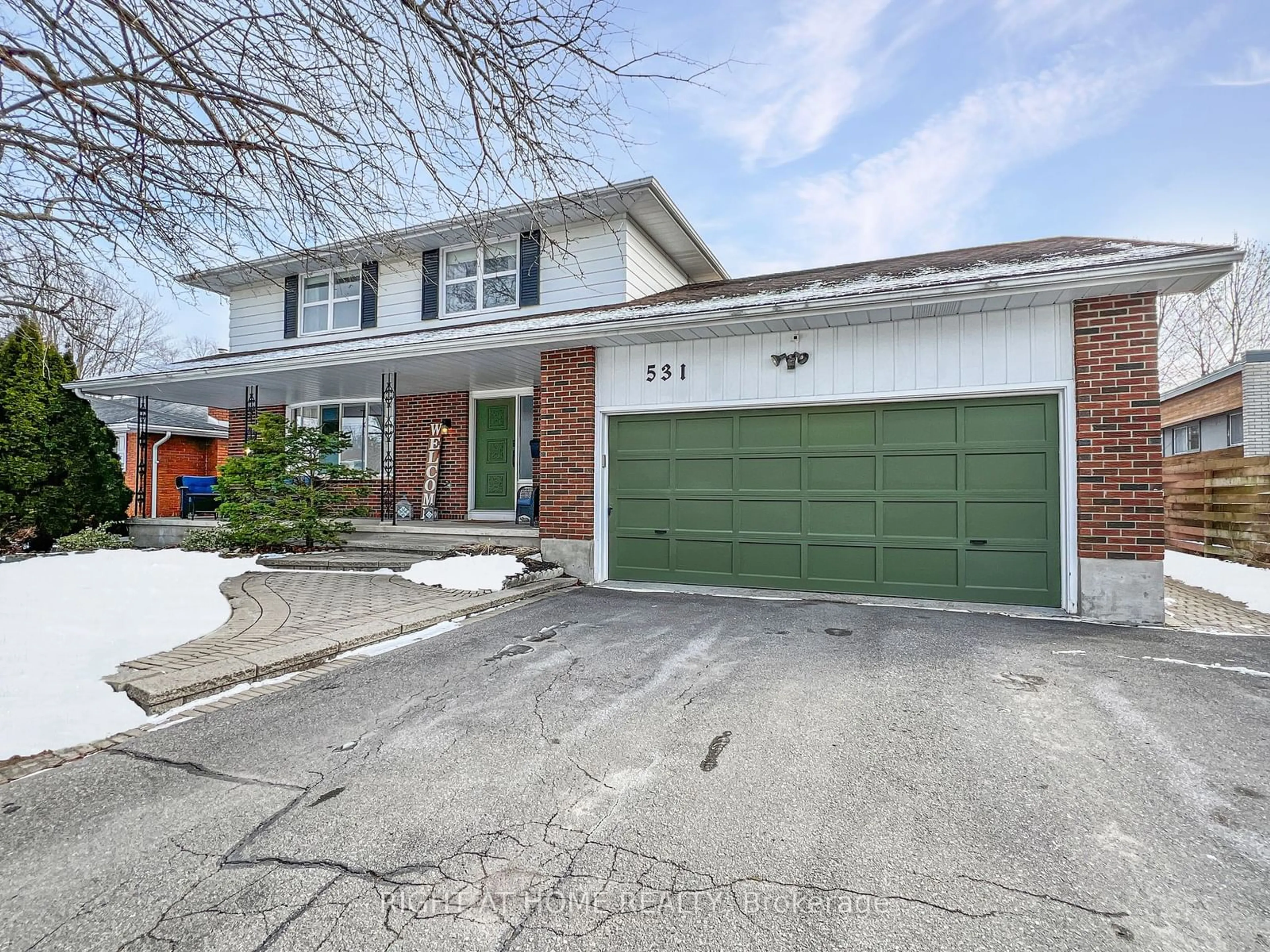 Home with brick exterior material, street for 531 Victoria Ave, Belleville Ontario K8N 2G6