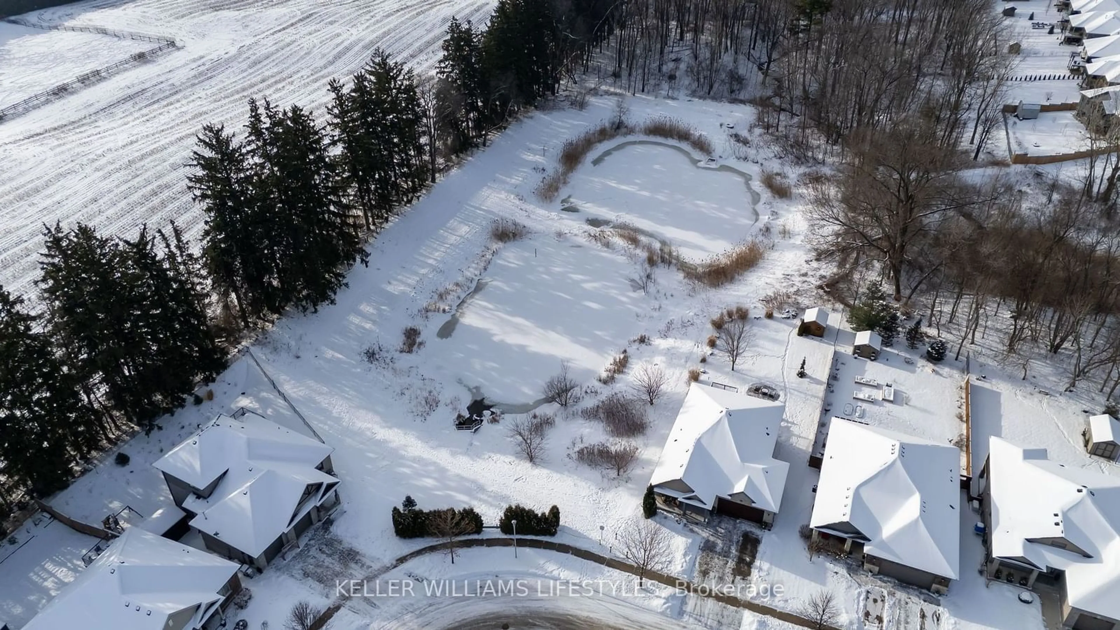 A pic from outside/outdoor area/front of a property/back of a property/a pic from drone, street for 675 Bennett Cres, Strathroy-Caradoc Ontario N0L 1W0