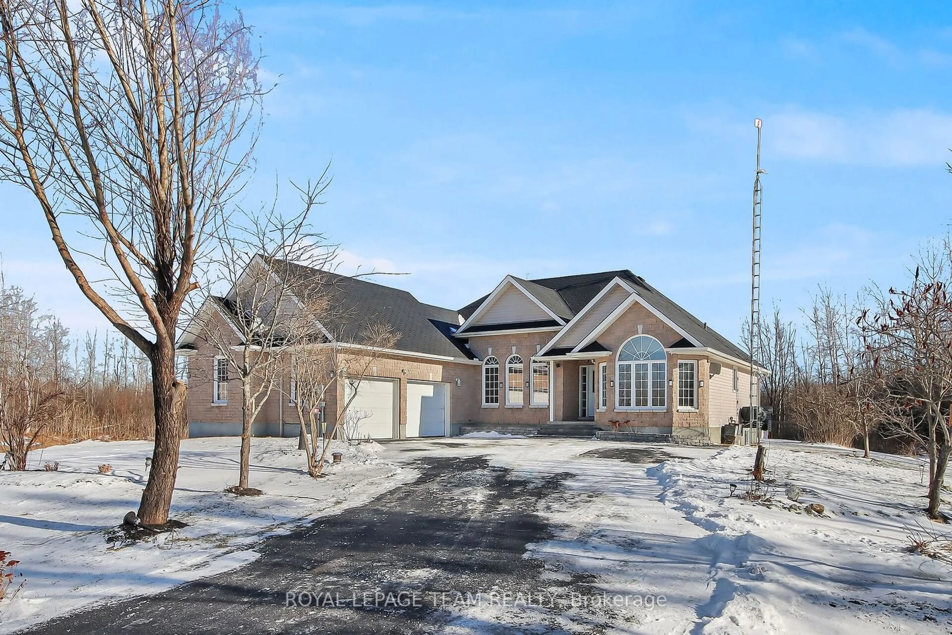 Home with brick exterior material, street for 11 RIDEAU CROSSING Cres, North Grenville Ontario K0G 1J0