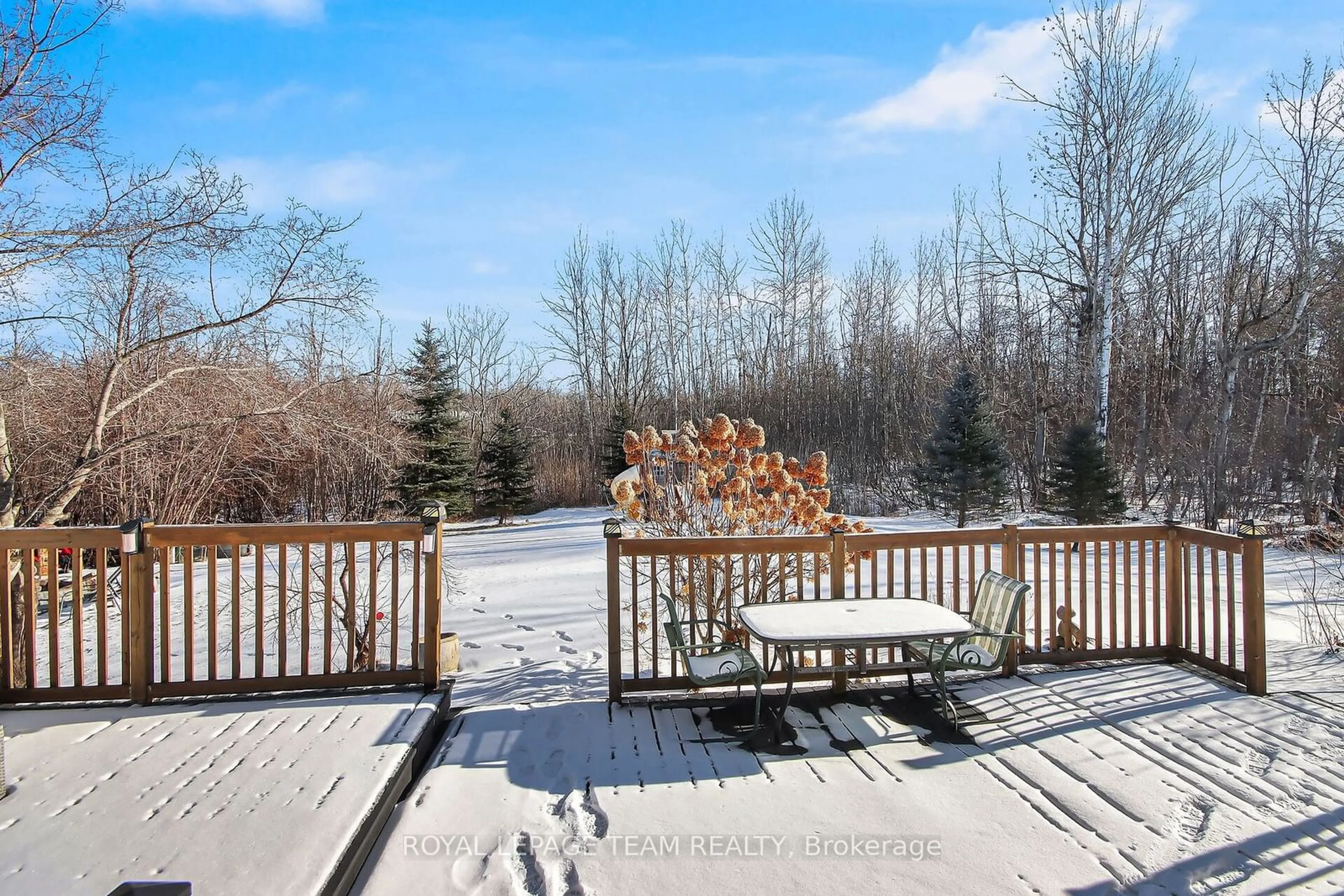 Patio, unknown for 11 RIDEAU CROSSING Cres, North Grenville Ontario K0G 1J0