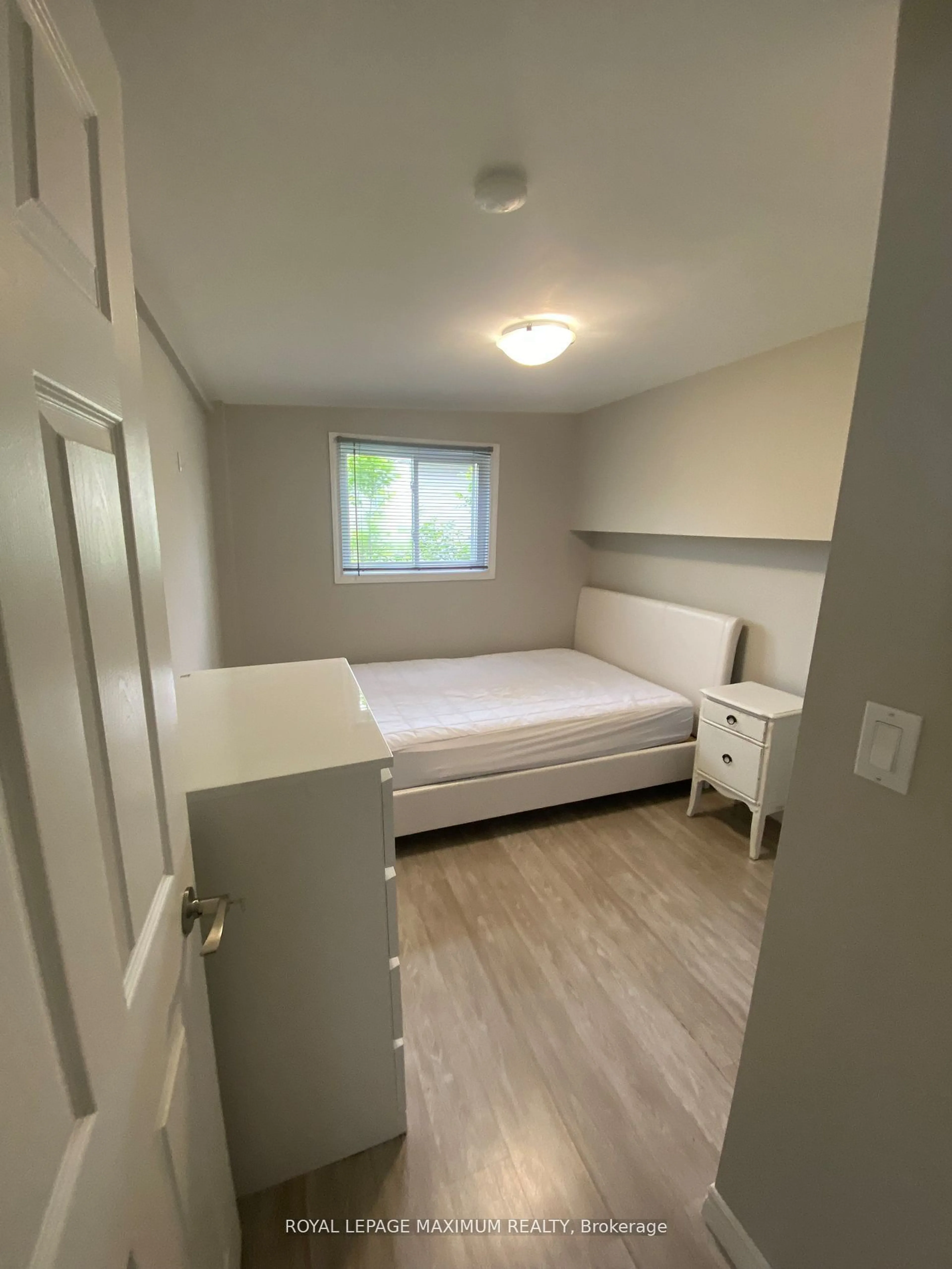 A pic of a room for 360 First Ave, Welland Ontario L3C 5Y9