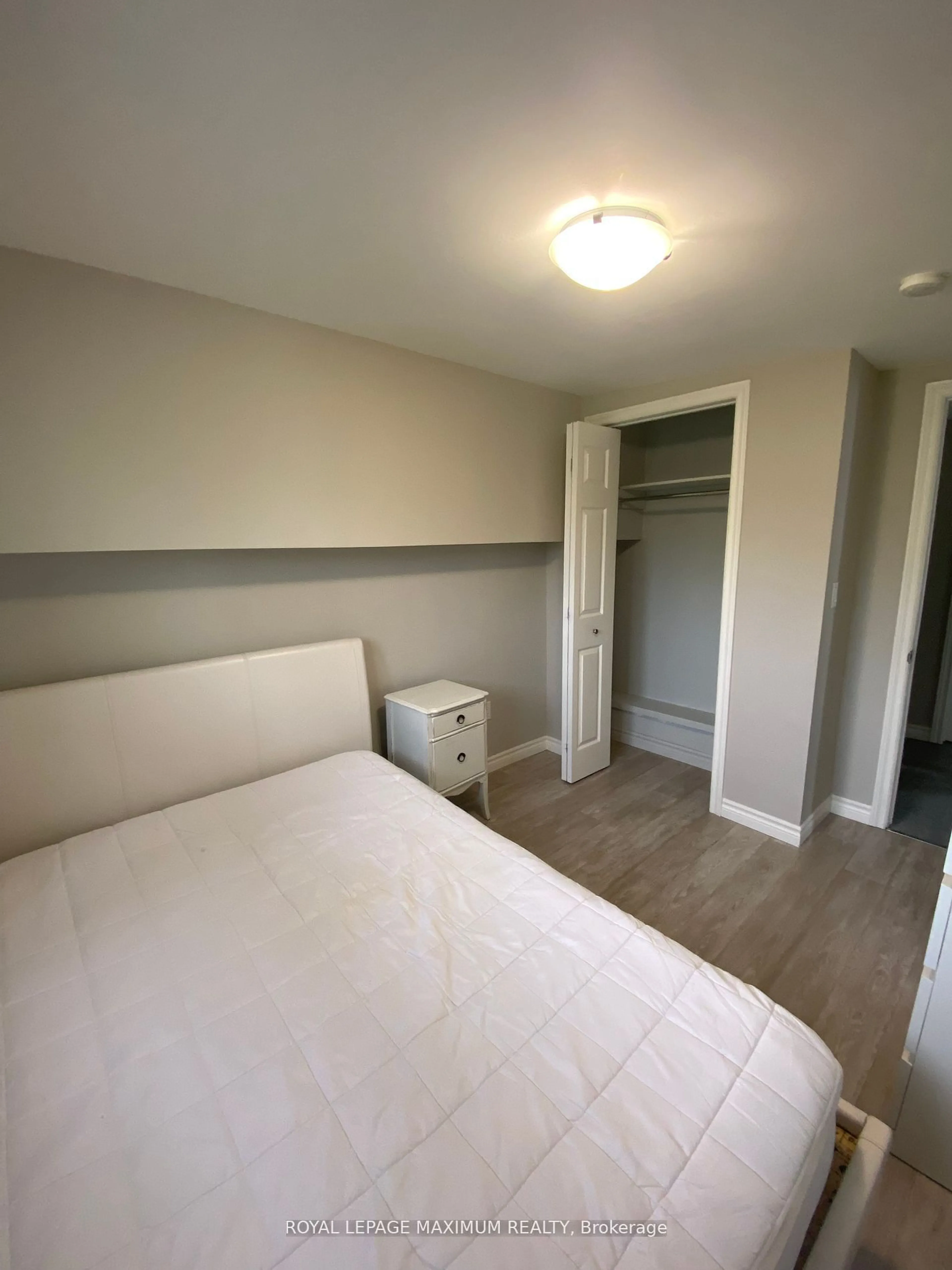 A pic of a room for 360 First Ave, Welland Ontario L3C 5Y9