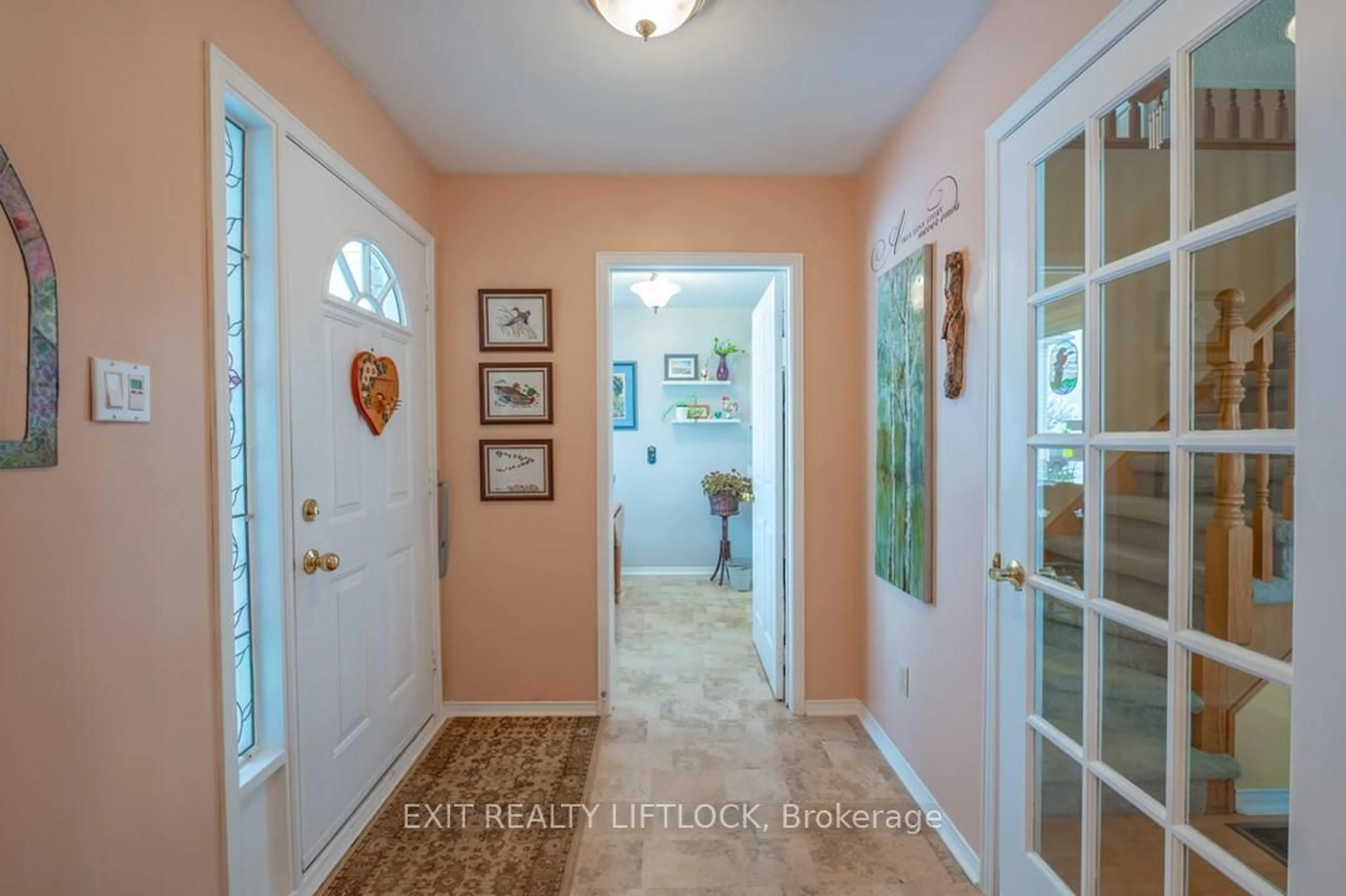 Indoor entryway for 2493 Marsdale Dr, Peterborough Ontario K9L 1Z4