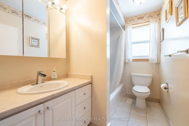 Additional property image - 44 CAPILANO Dr