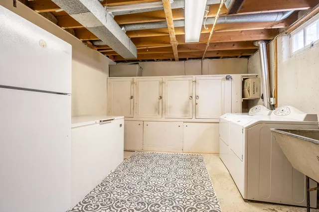Additional property image - 44 CAPILANO Dr