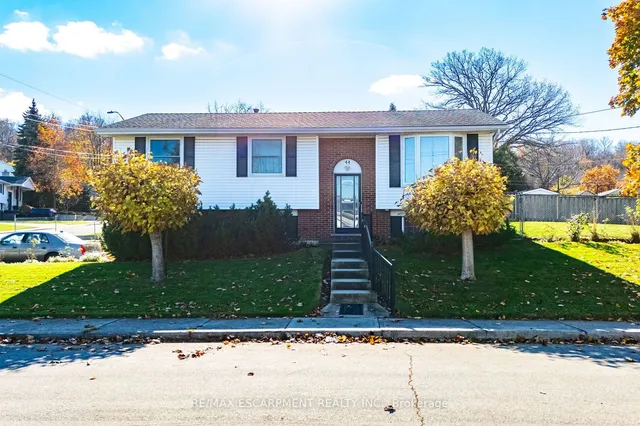 Additional property image - 44 CAPILANO Dr