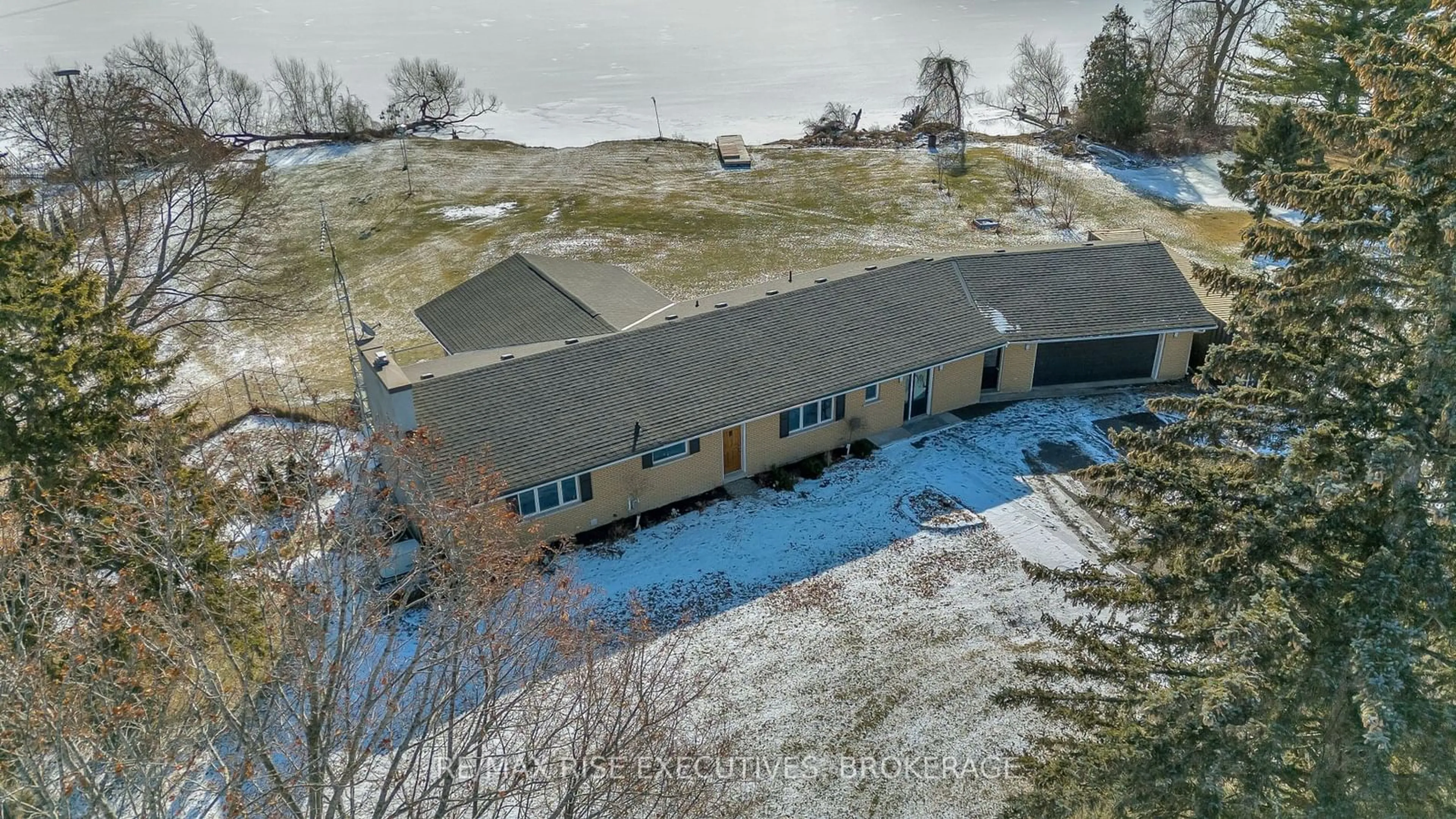 A pic from outside/outdoor area/front of a property/back of a property/a pic from drone, building for 25 Aragon Rd, Kingston Ontario K0H 1S0