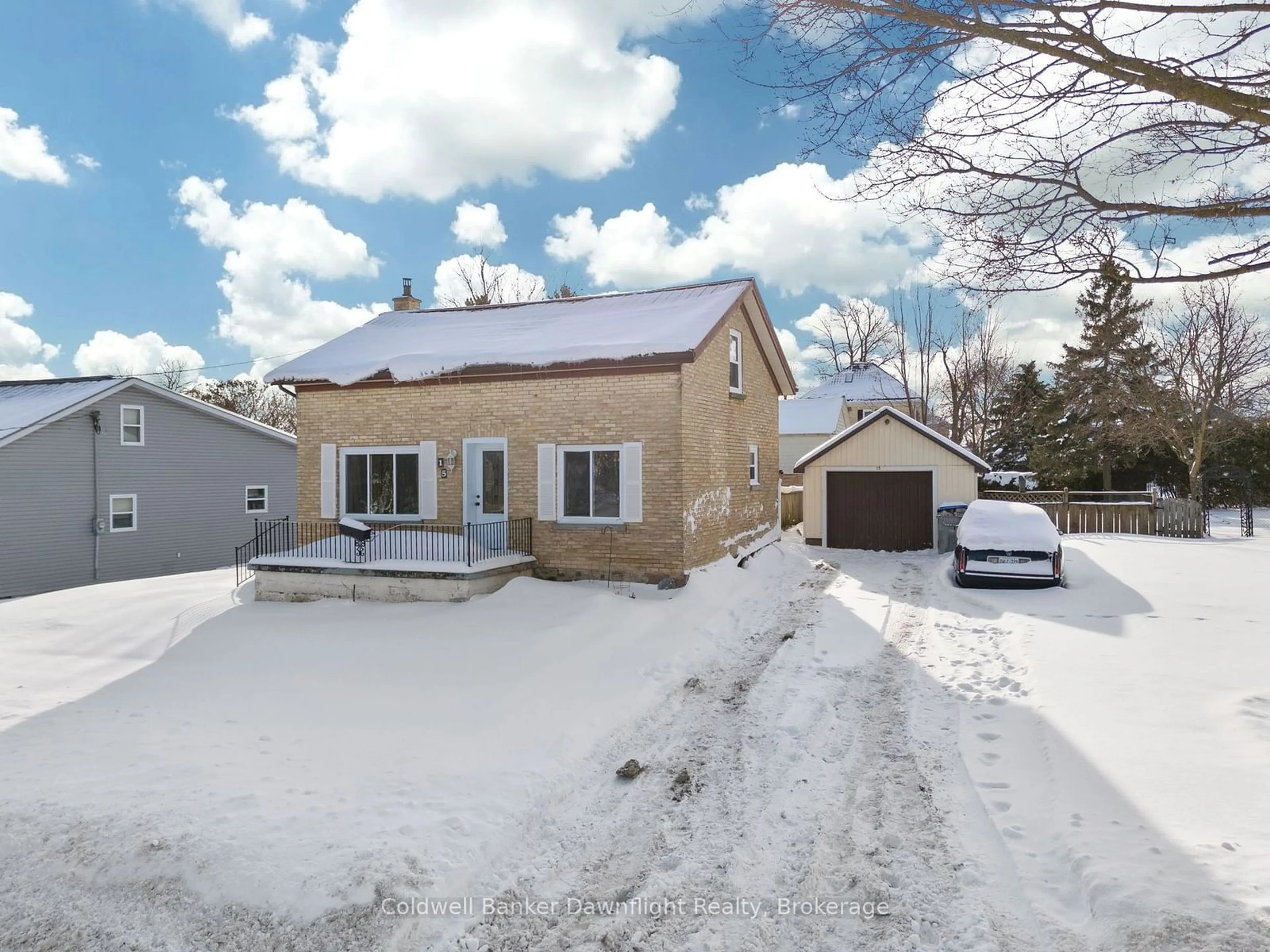 A pic from outside/outdoor area/front of a property/back of a property/a pic from drone, street for 15 Mary St, Bluewater Ontario N0M 2T0