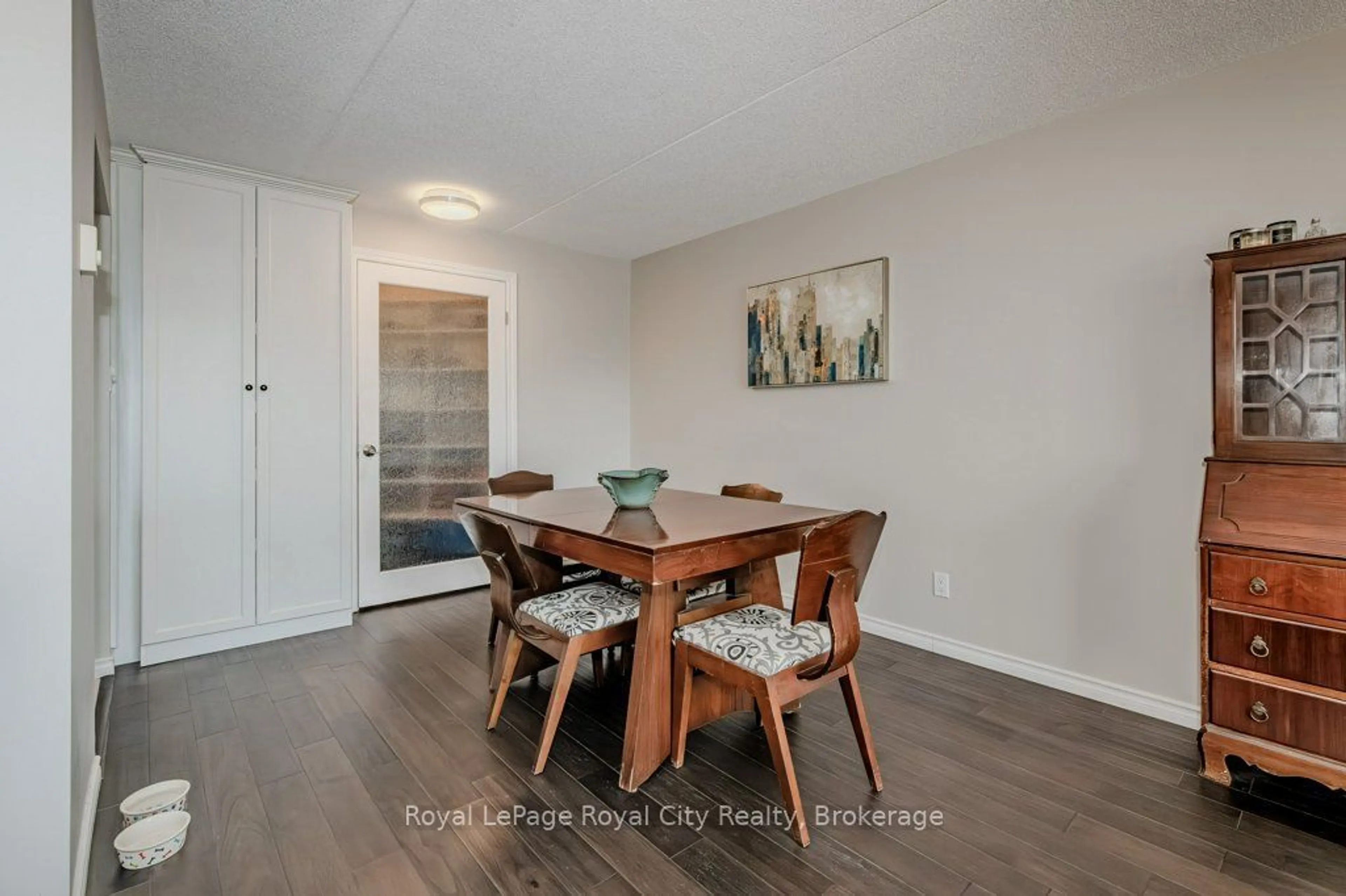 Dining room, wood/laminate floor for 8 Christopher Crt #503, Guelph Ontario N1G 4N7