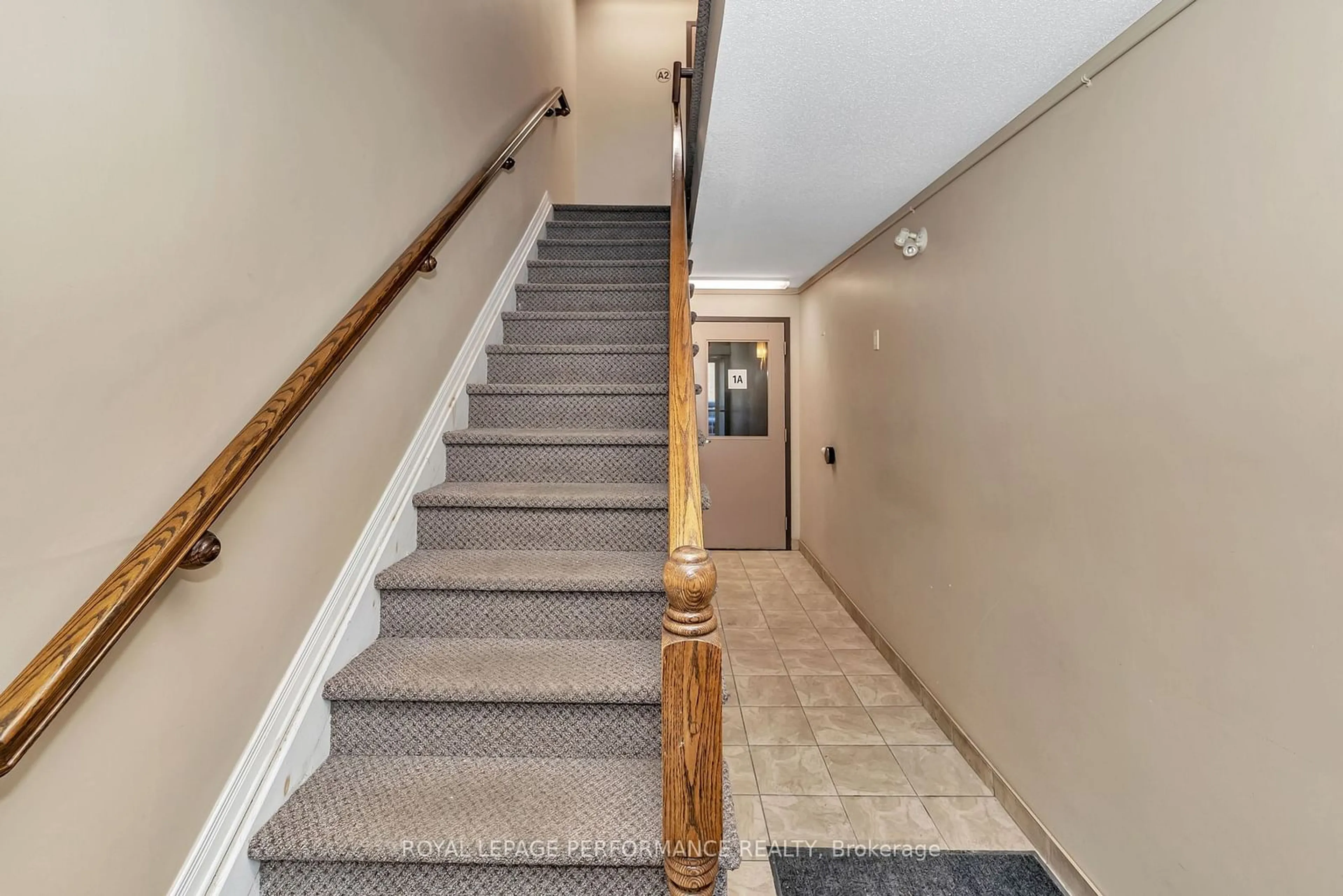 Indoor foyer for 1921 St Joseph Blvd #203, Orleans - Convent Glen and Area Ontario K1C 0A3