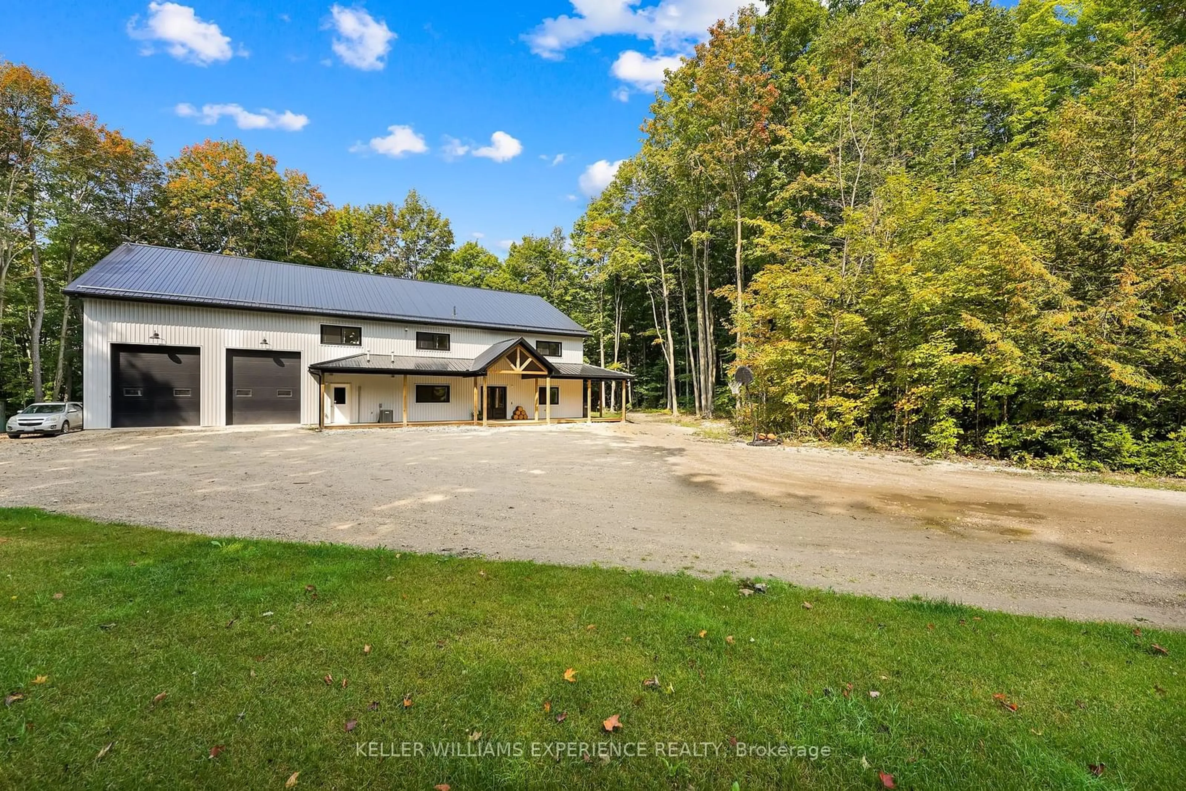 A pic from outside/outdoor area/front of a property/back of a property/a pic from drone, unknown for 186 Christie St, Southgate Ontario N0C 1B0