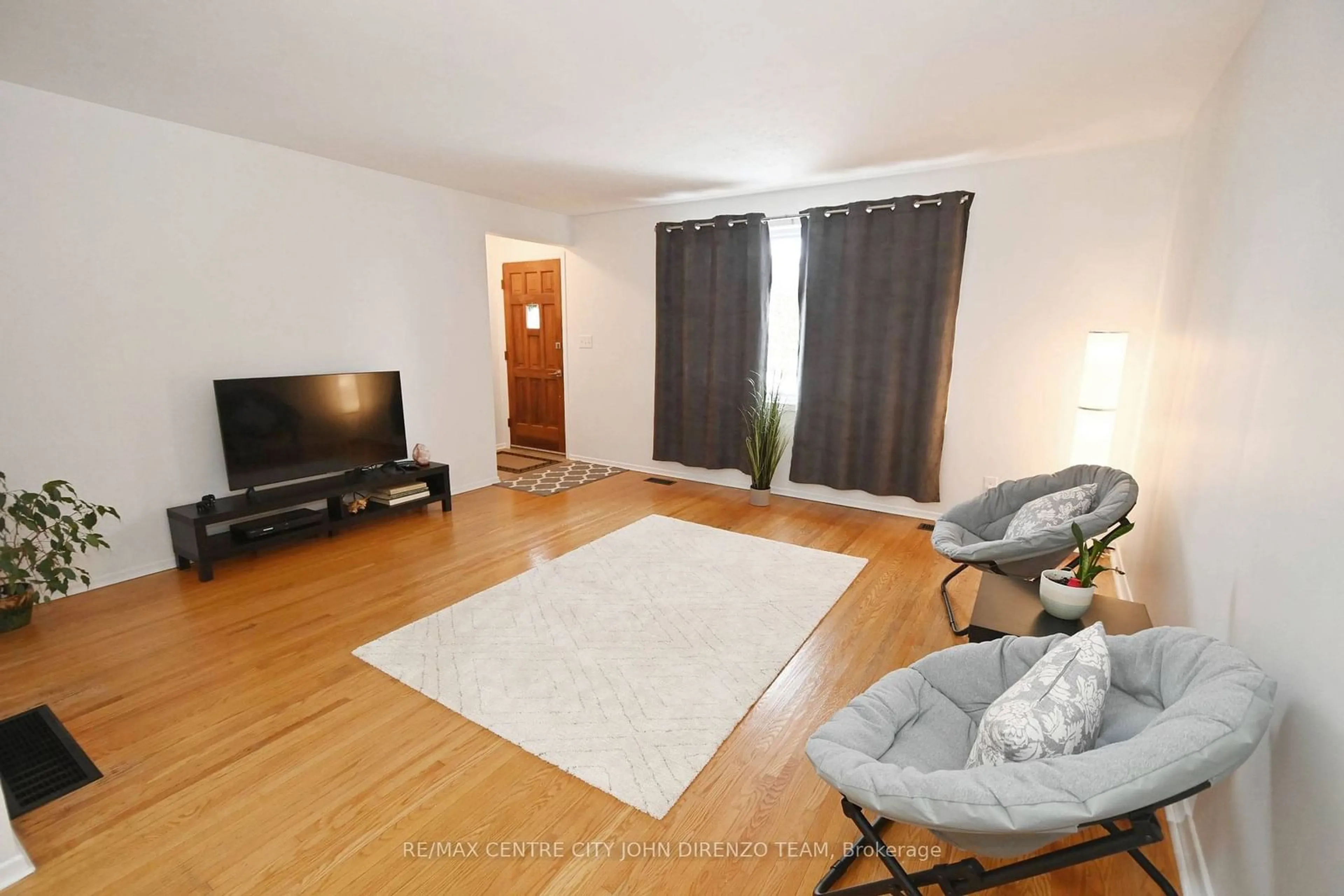 Living room with furniture, unknown for 222 Inkerman St, St. Thomas Ontario N5P 3H4