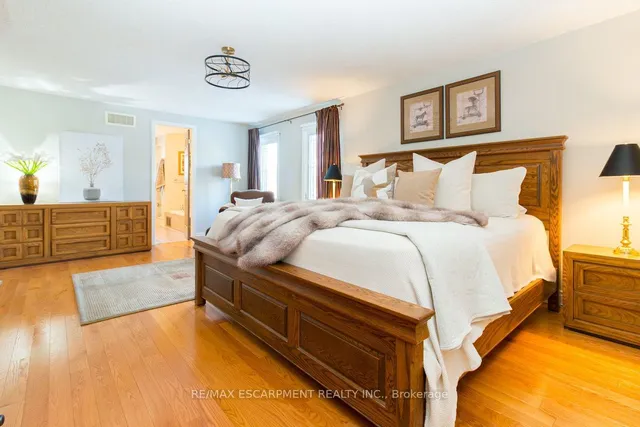 Additional property image - 12 LARKSPUR Cres