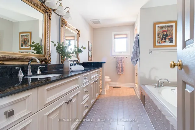 Additional property image - 12 LARKSPUR Cres