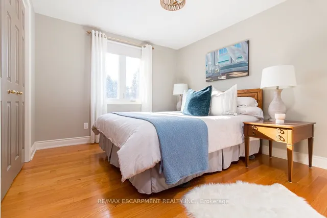 Additional property image - 12 LARKSPUR Cres