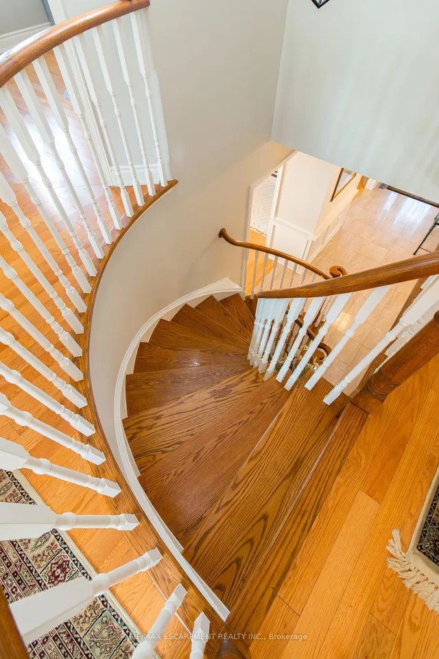Additional property image - 12 LARKSPUR Cres