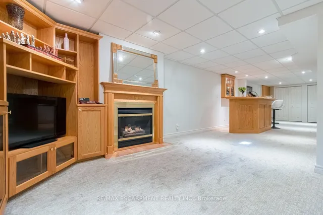 Additional property image - 12 LARKSPUR Cres