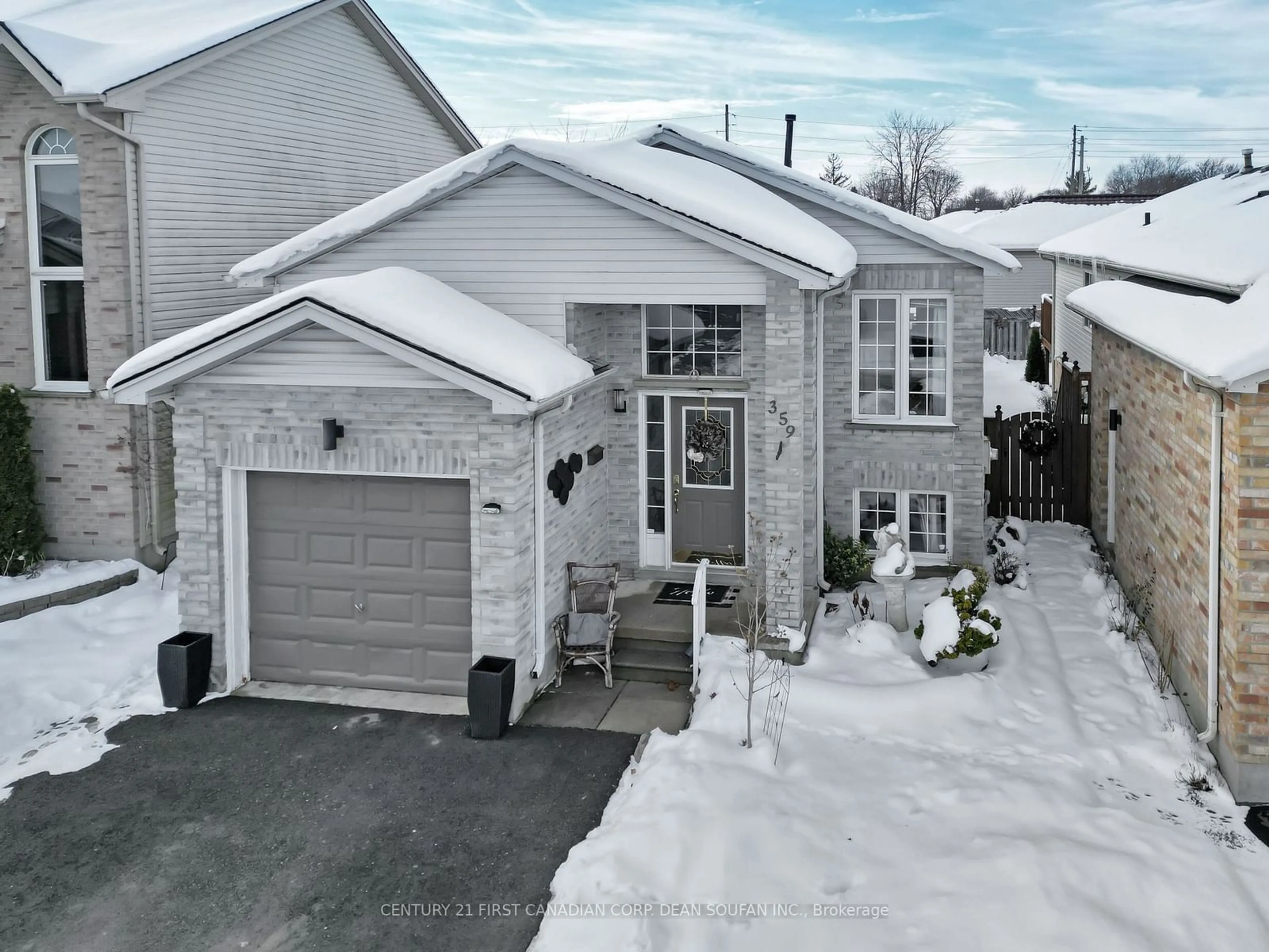 A pic from outside/outdoor area/front of a property/back of a property/a pic from drone, street for 359 Seddon Rd, London Ontario N5Z 5E1