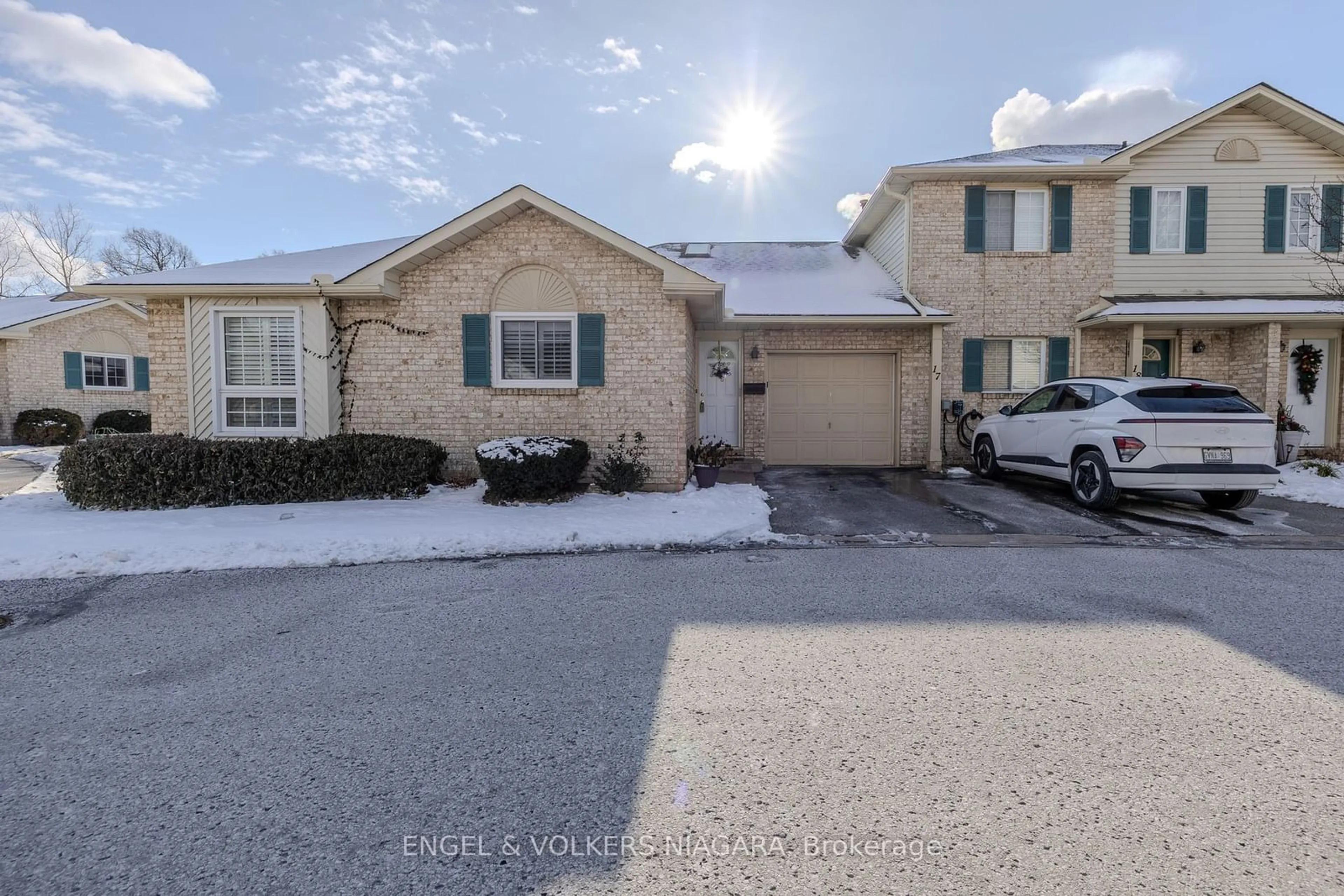 A pic from outside/outdoor area/front of a property/back of a property/a pic from drone, street for 7470 Monastery Dr #17, Niagara Falls Ontario L2H 3B3