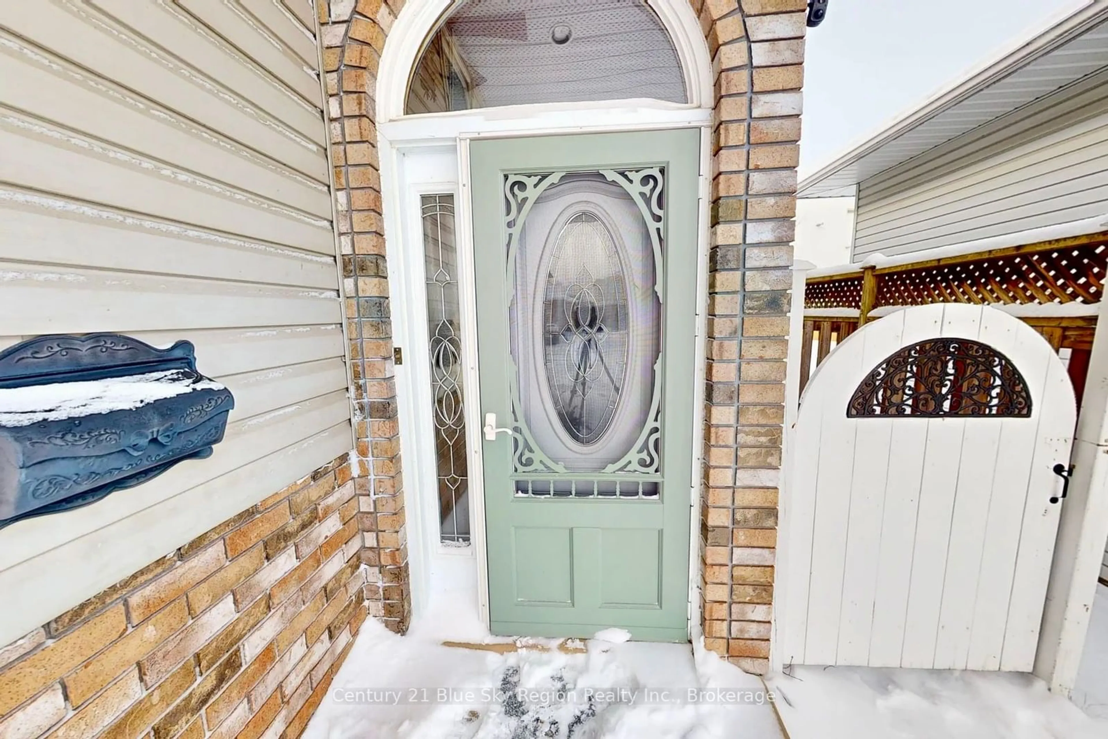 Indoor entryway for 12 Tiffany Crt, North Bay Ontario P1B 9R6