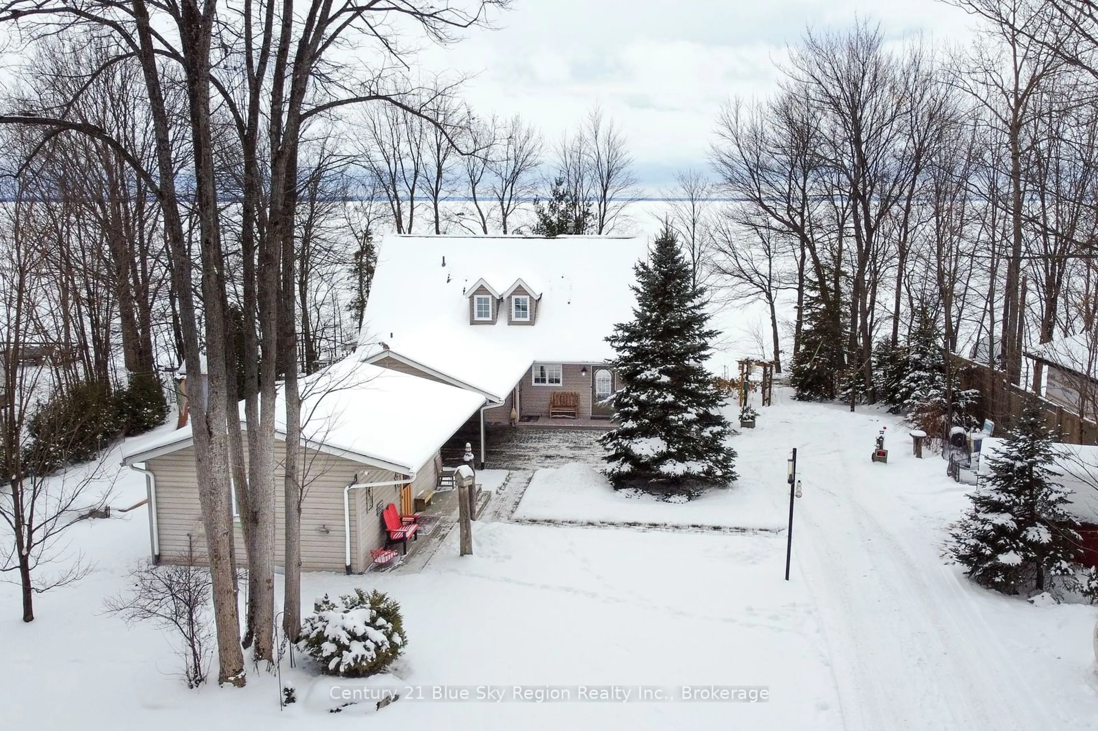 A pic from outside/outdoor area/front of a property/back of a property/a pic from drone, street for 147 Yellek Tr, First Nations Ontario P1B 8G5