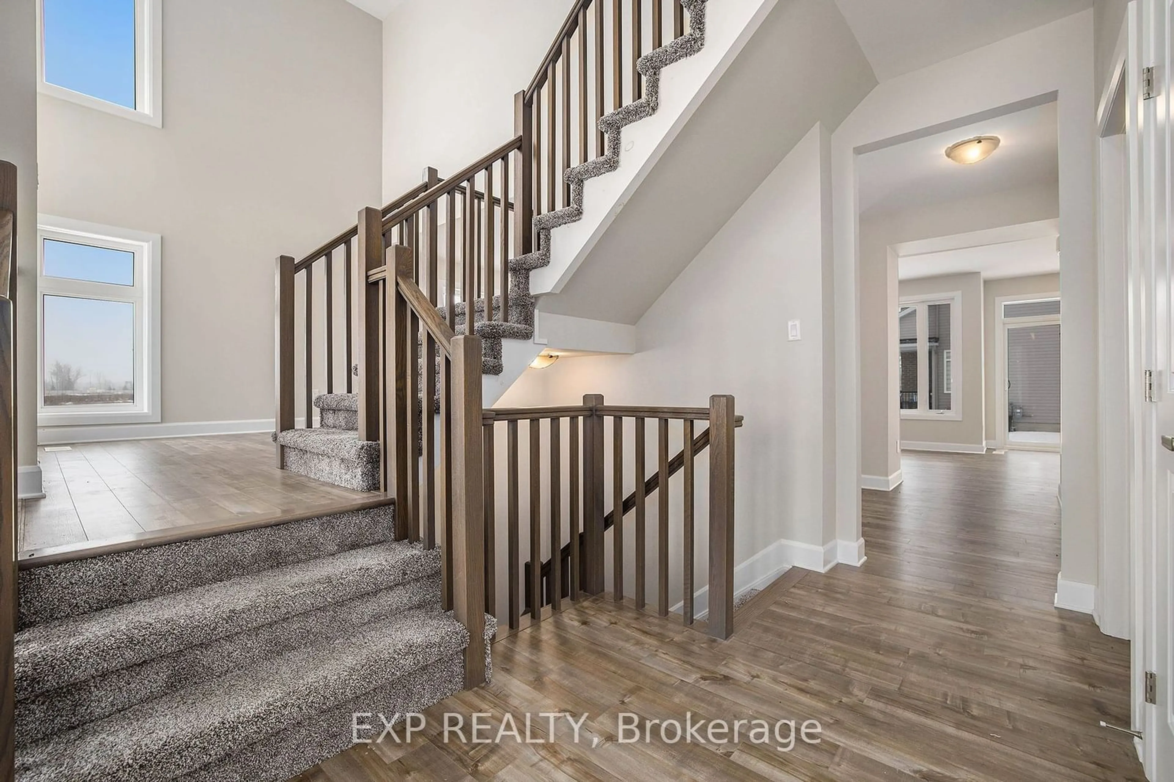 Indoor entryway for 106 Dunlop Rd, Carleton Place Ontario K7C 0R5