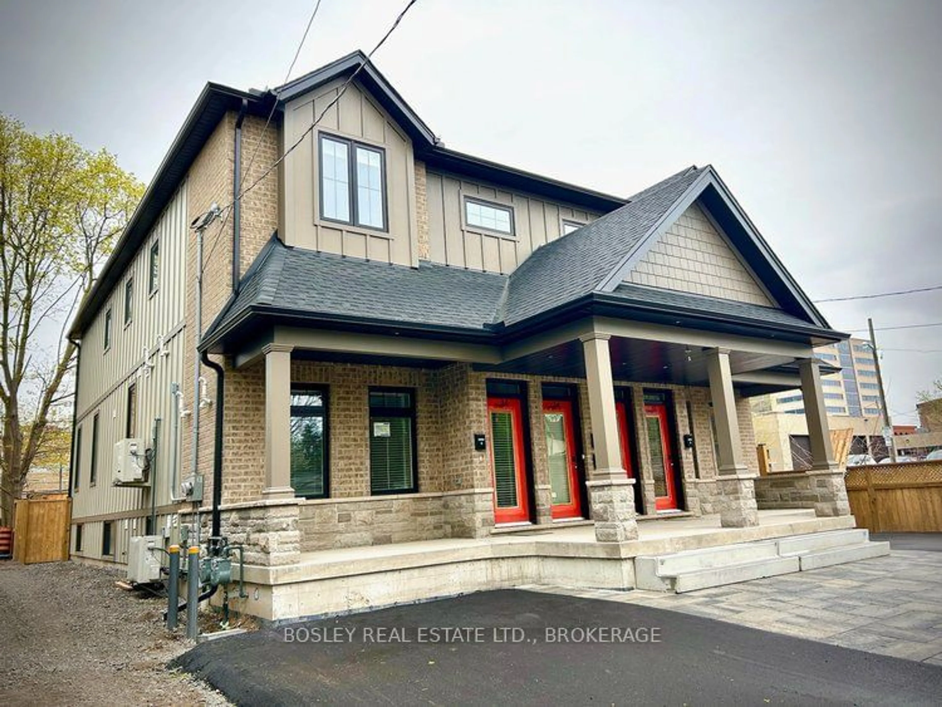 Home with brick exterior material, building for 14 Cherry St, St. Catharines Ontario L2R 5M4