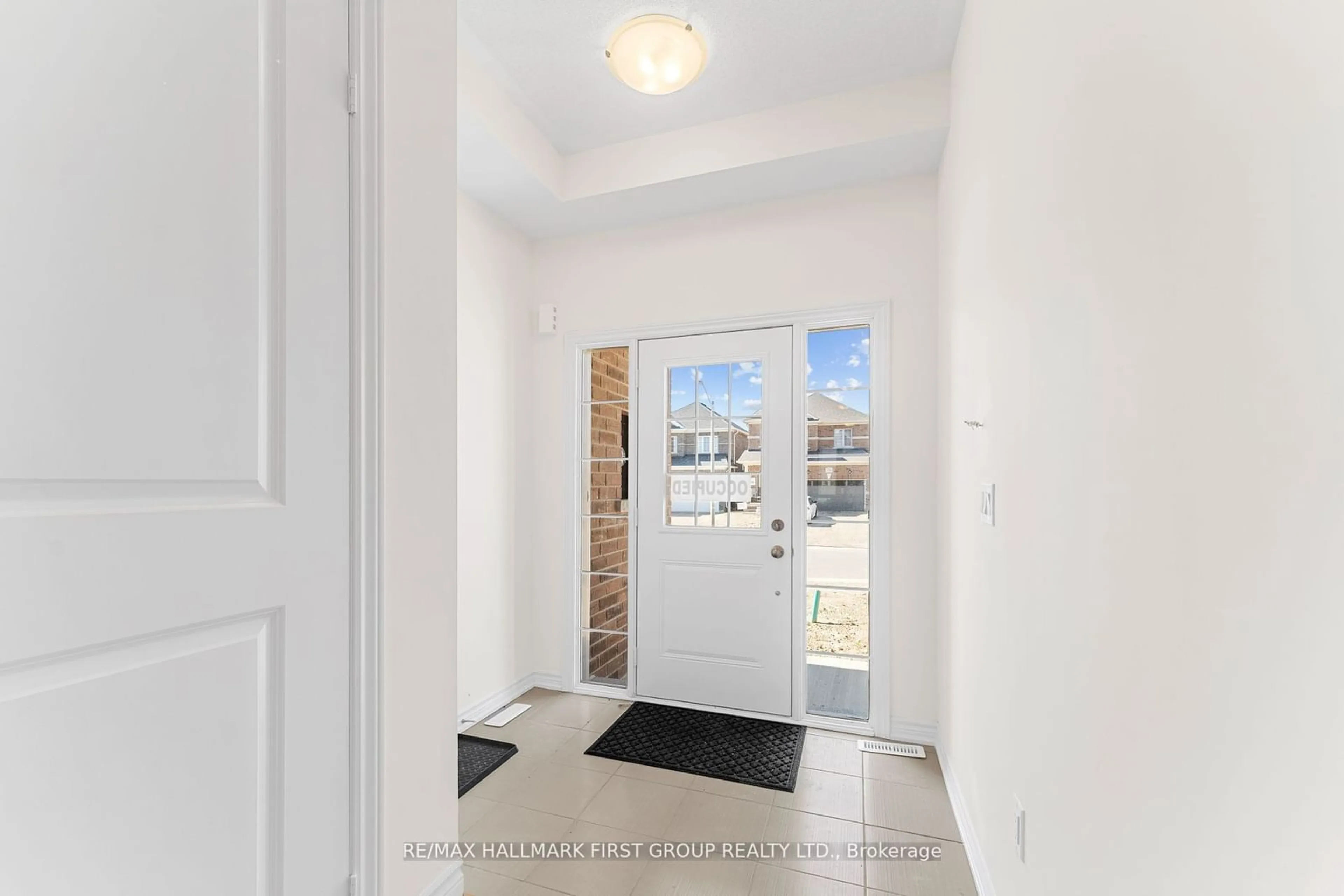 Indoor entryway for 295 Russell St, Southgate Ontario N0C 1B0