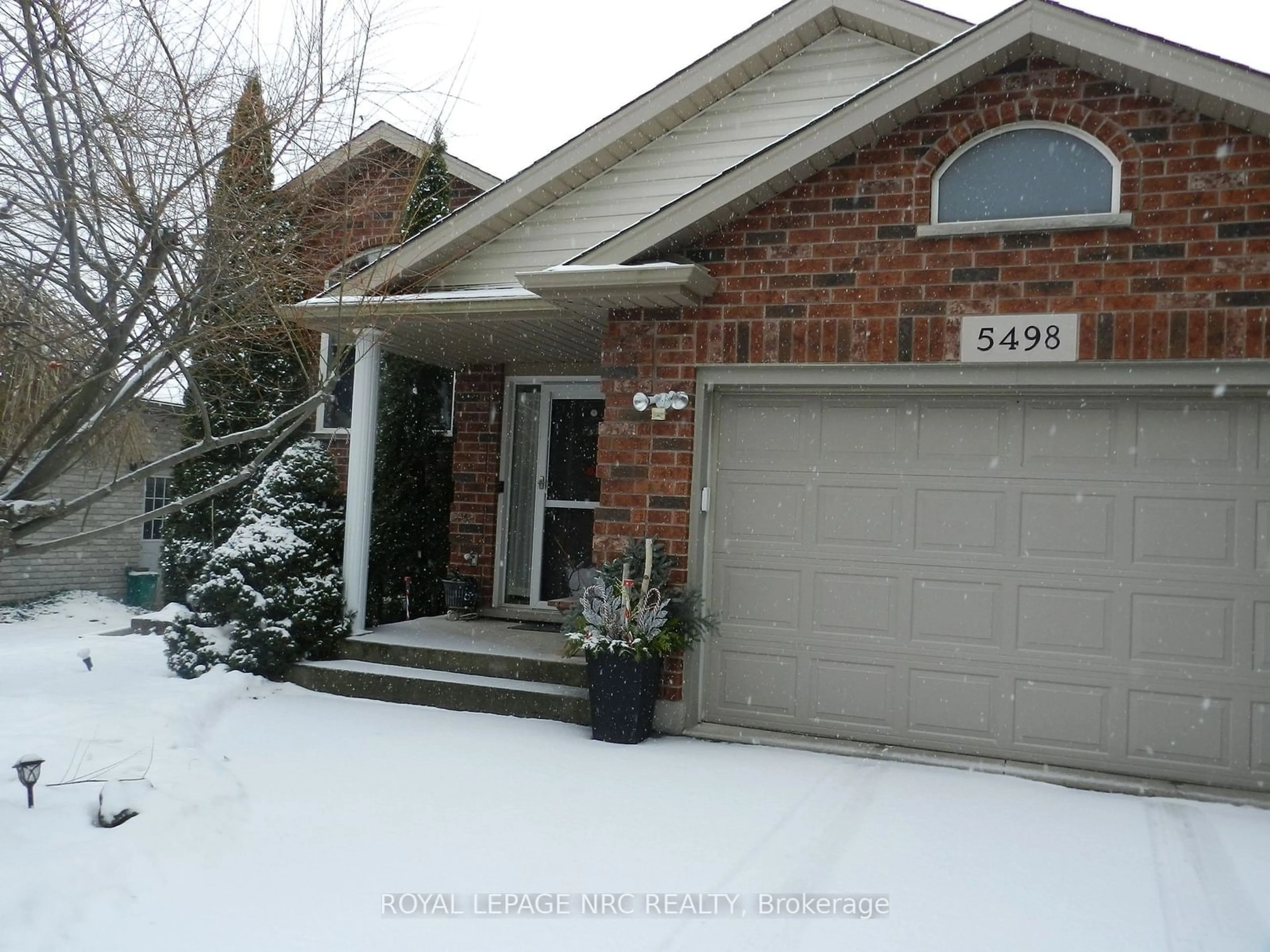 Home with brick exterior material, street for 5498 Morning Glory Crt, Niagara Falls Ontario L2J 0A3