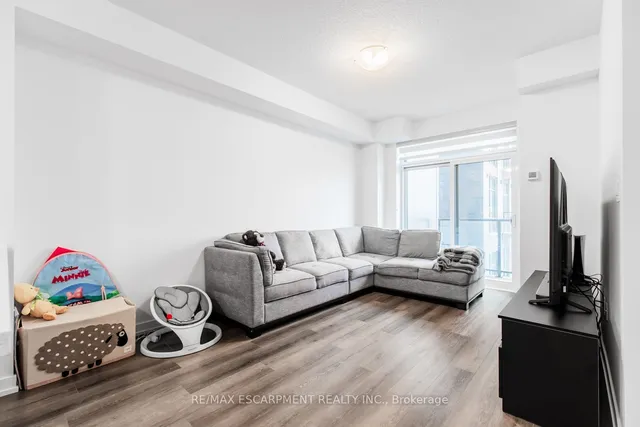 Additional property image - 470 Dundas St Unit 214