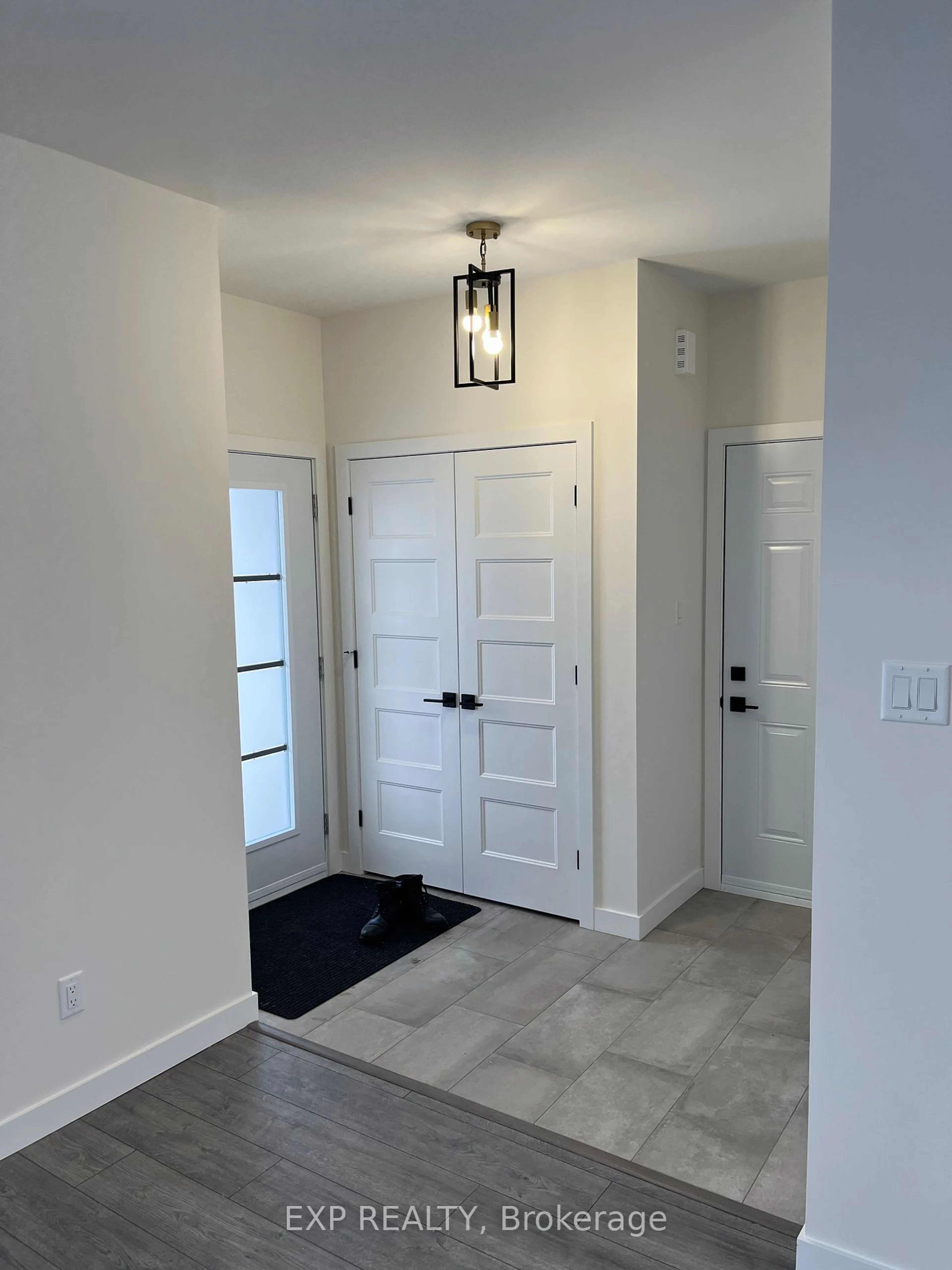 Indoor entryway for 263 BOURDEAU Blvd, The Nation Ontario K0A 2M0