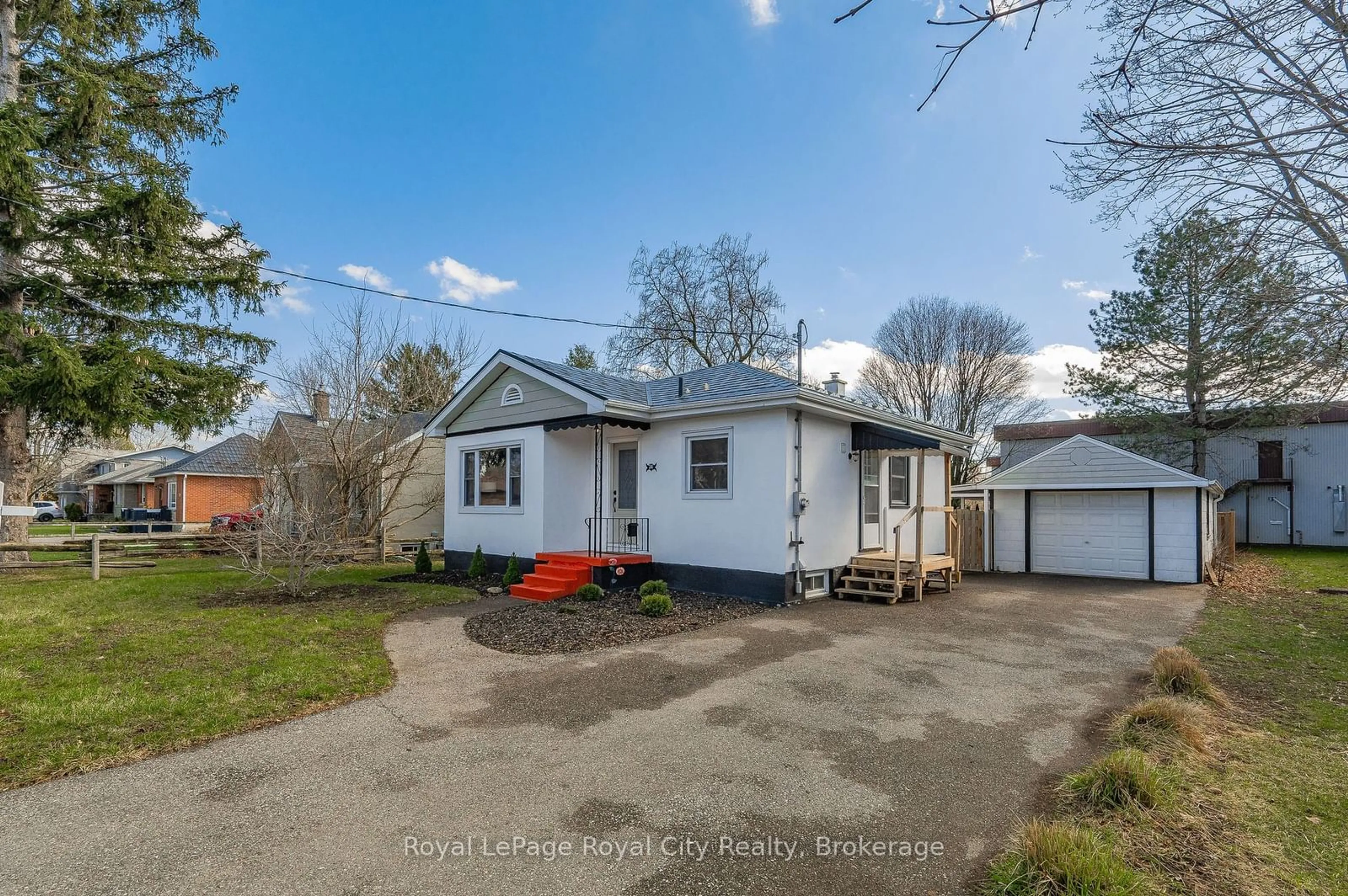 A pic from outside/outdoor area/front of a property/back of a property/a pic from drone, street for 34 Marlborough Rd, Guelph Ontario N1E 3X2