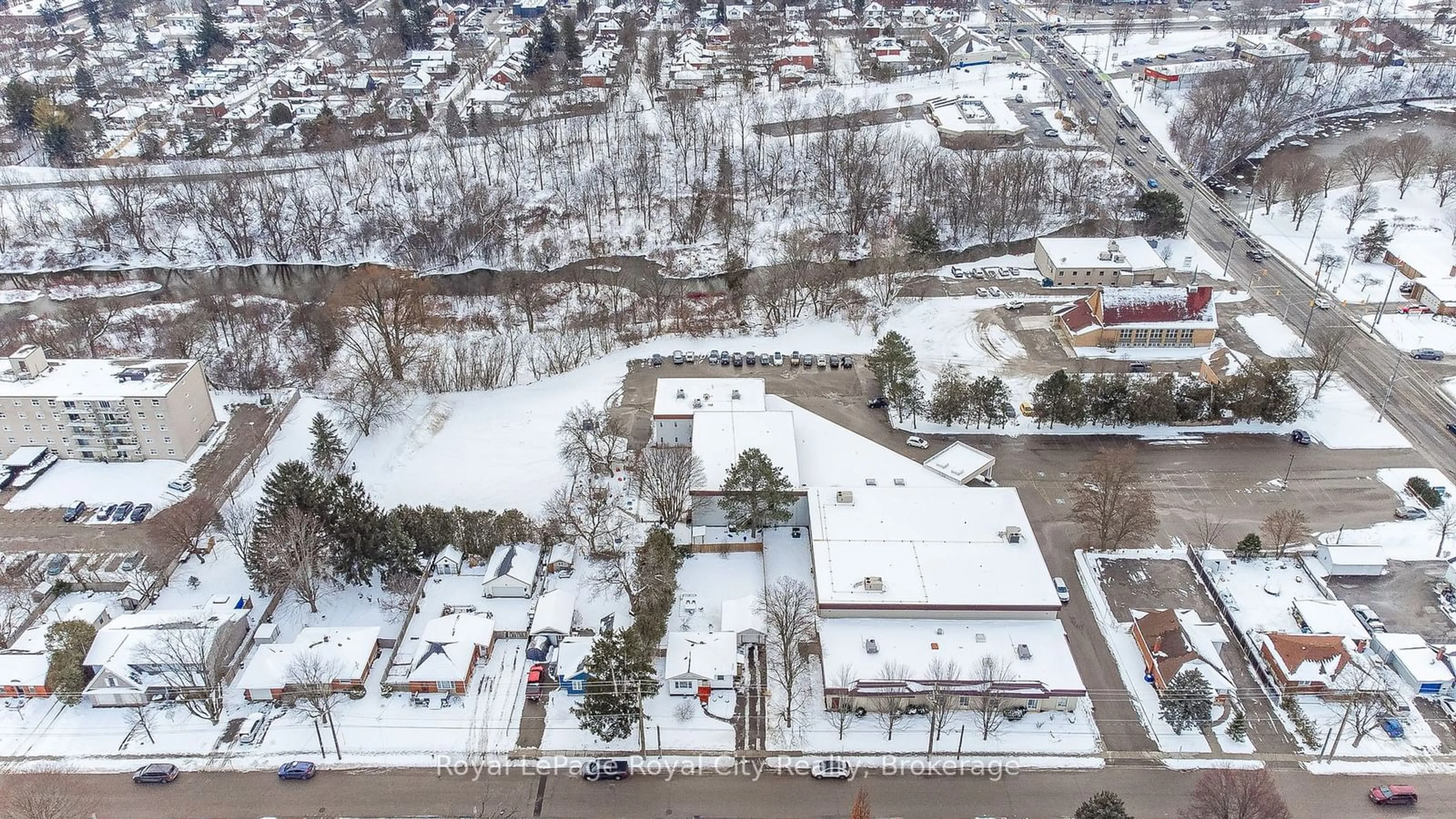 A pic from outside/outdoor area/front of a property/back of a property/a pic from drone, unknown for 34 Marlborough Rd, Guelph Ontario N1E 3X2