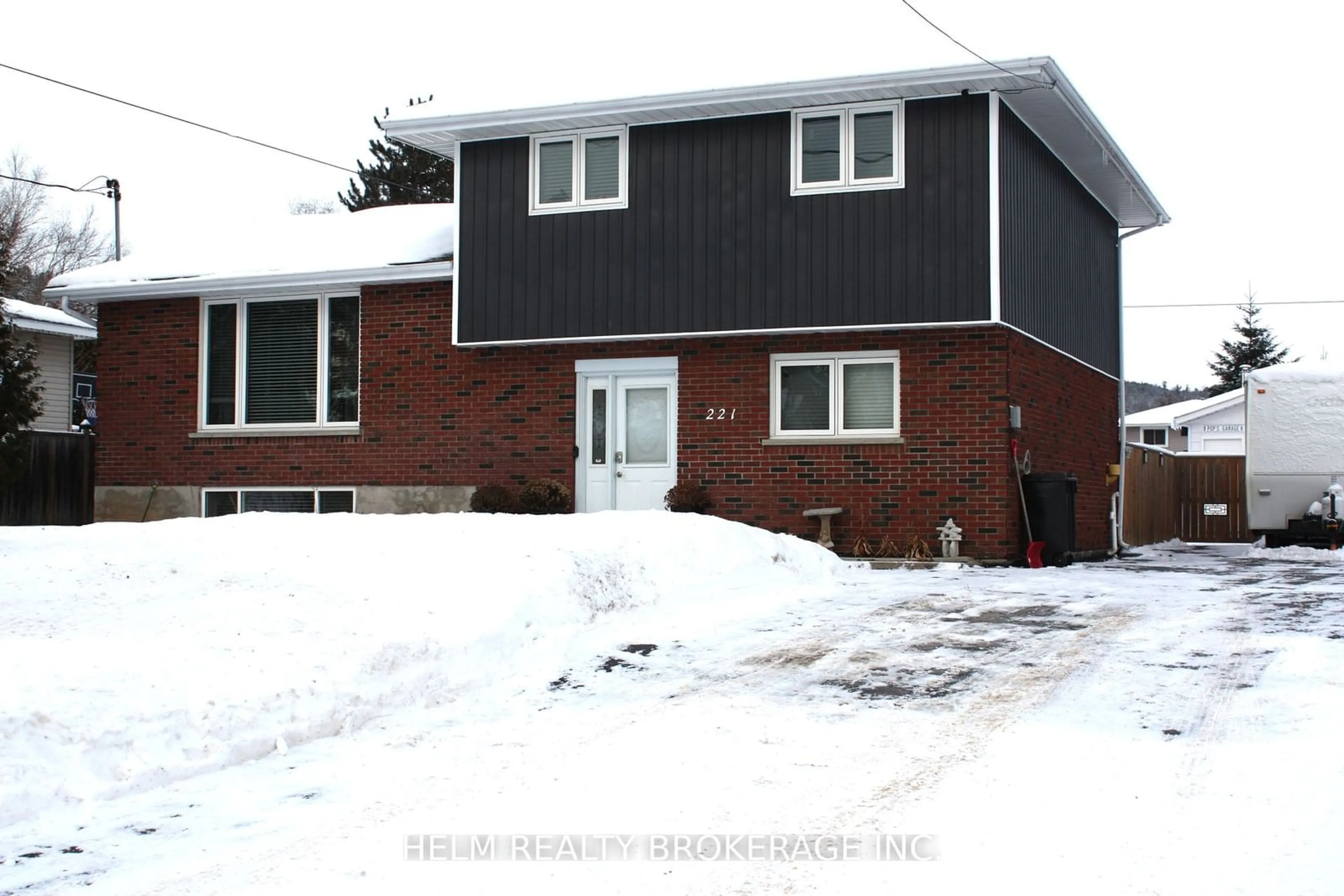 Home with brick exterior material, street for 221 Eleventh St, Mattawa Ontario P0H 1V0