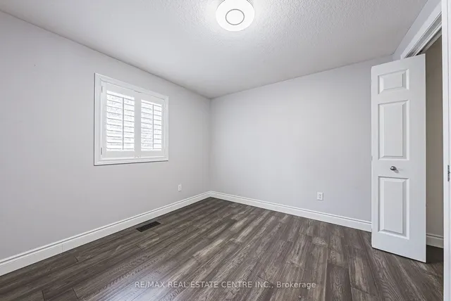 Additional image 13 of 524 Country Clair Pl