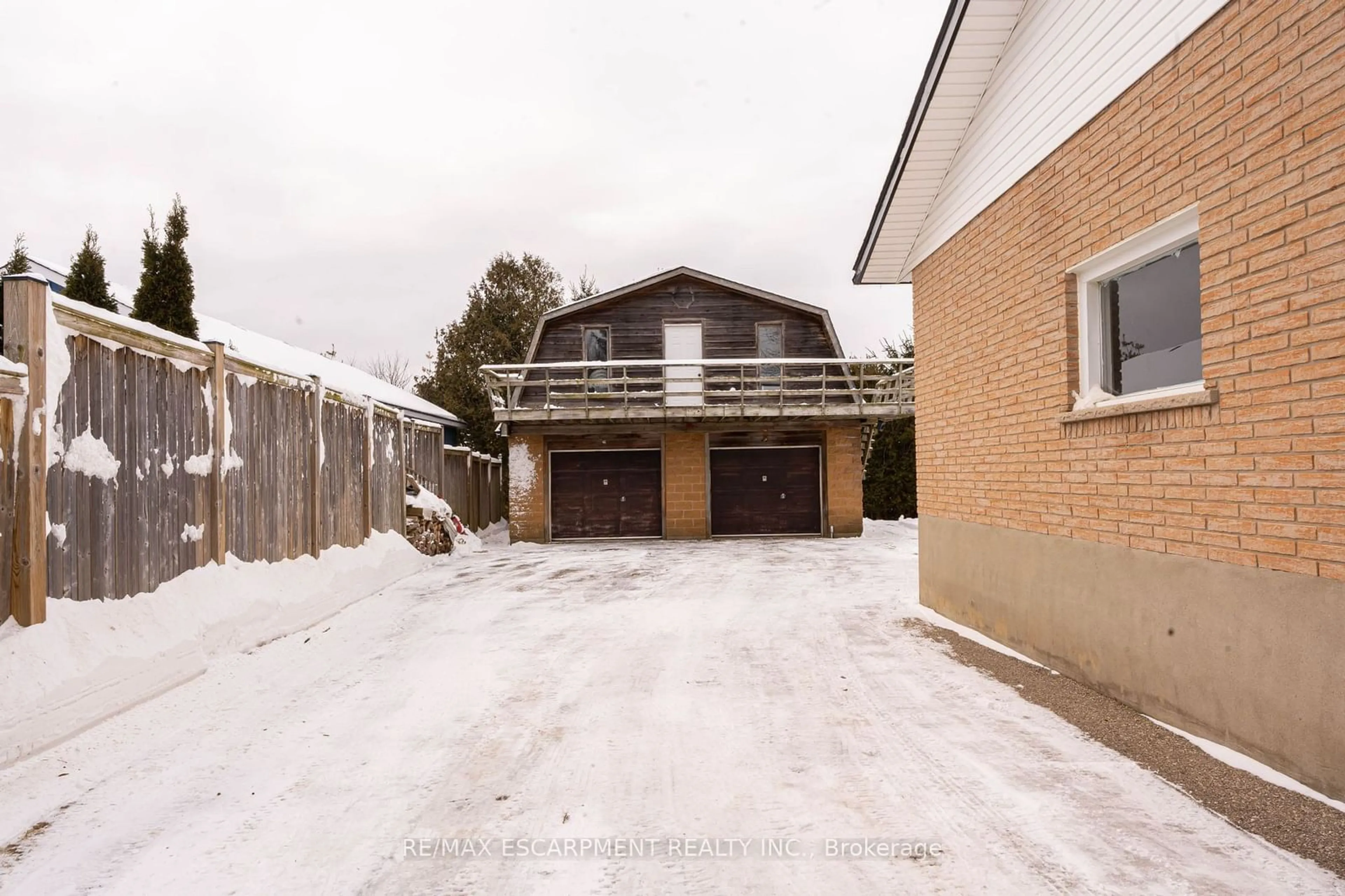 Indoor garage for 5410 Wellington 29 Rd, Guelph/Eramosa Ontario N0B 2K0