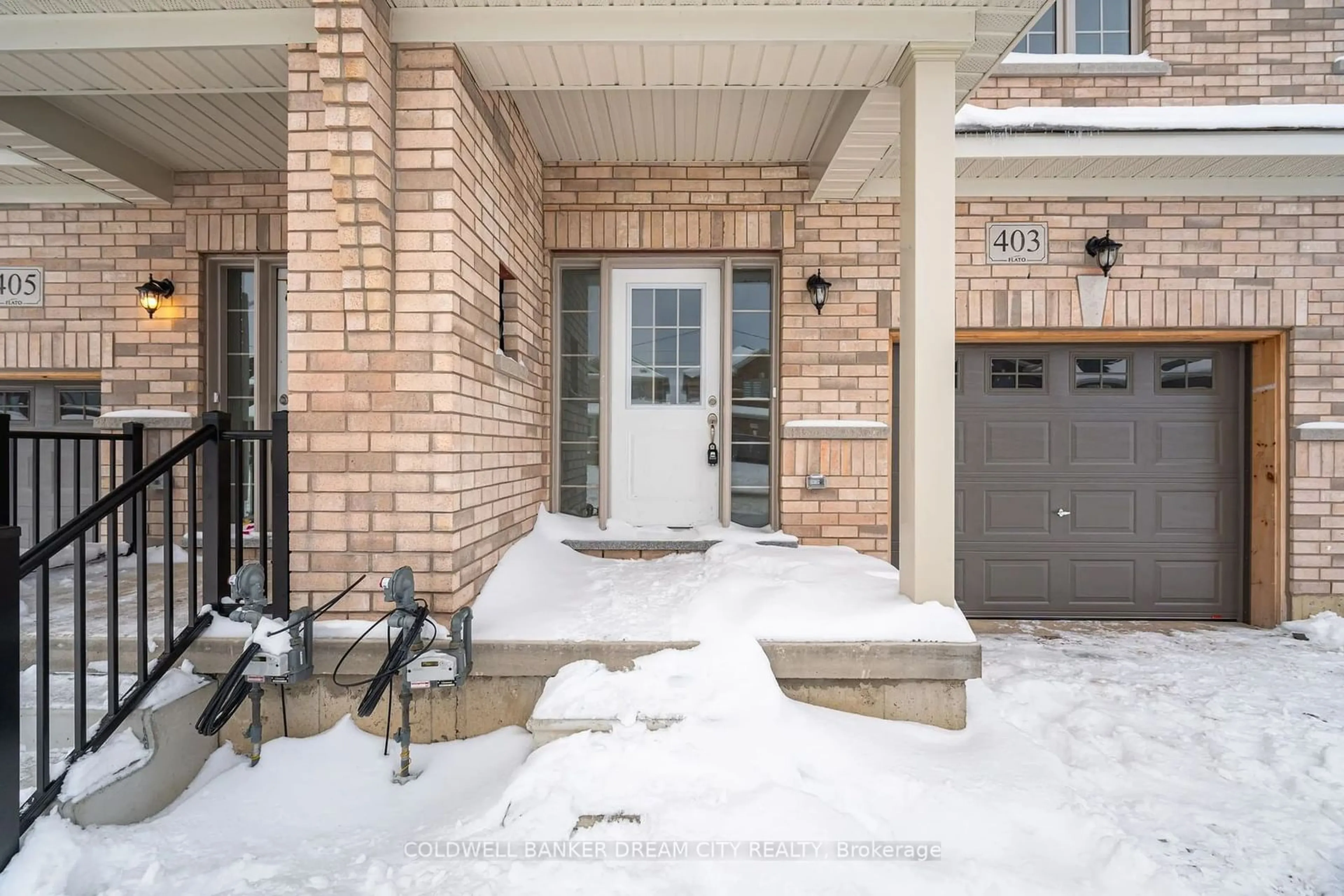 Indoor entryway for 403 VAN DUSEN Ave, Southgate Ontario N0C 1B0