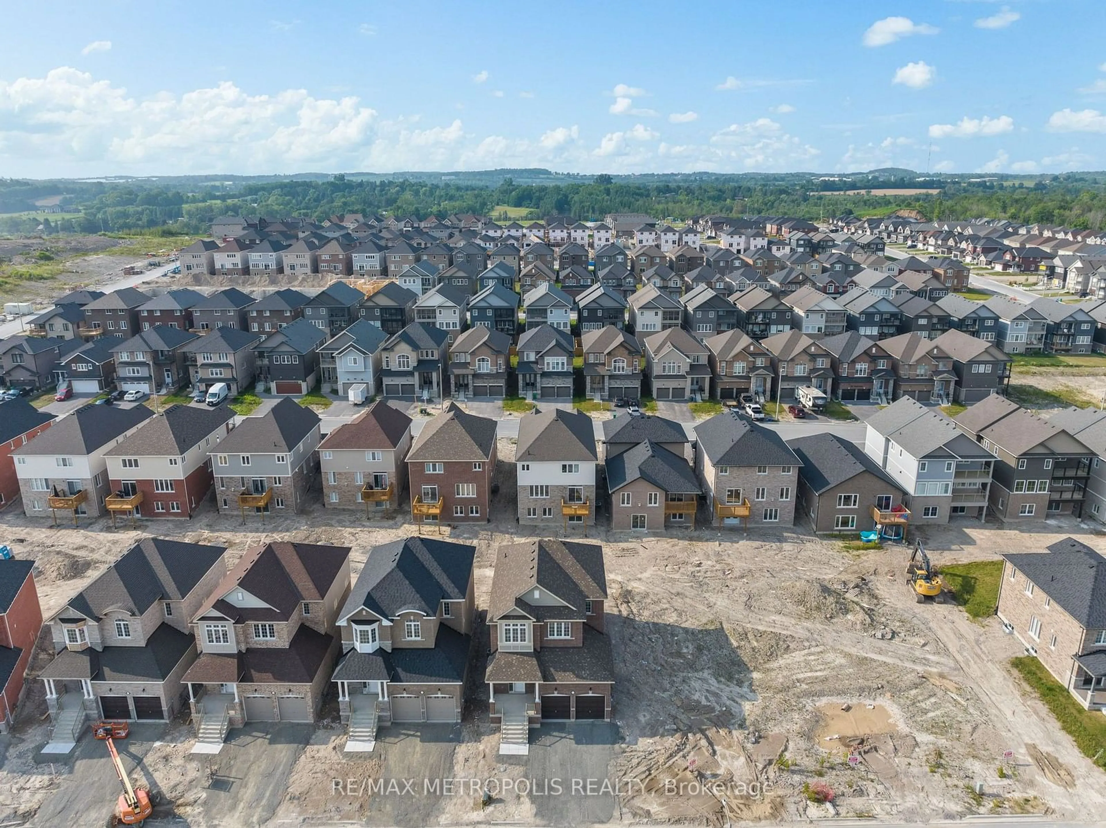 A pic from outside/outdoor area/front of a property/back of a property/a pic from drone, building for 813 Steinberg Crt, Smith-Ennismore-Lakefield Ontario K9K 0G3