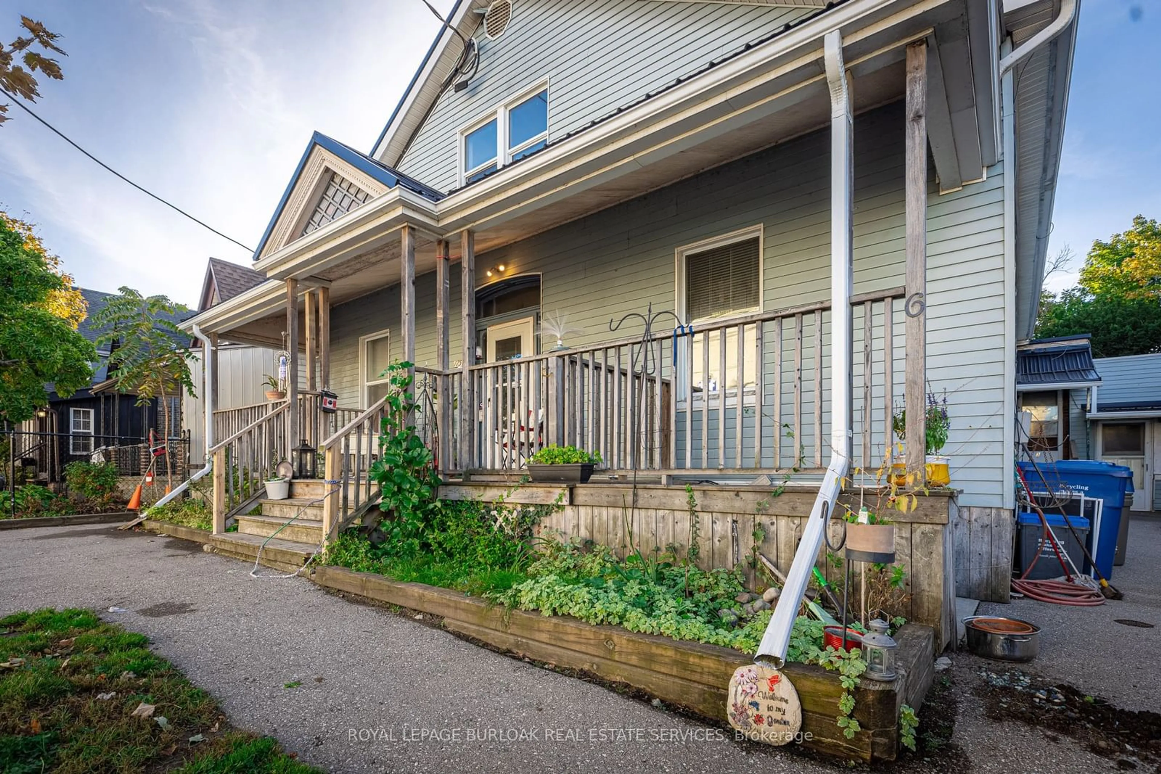 Patio, street for 175 Grey St, London Ontario N6B 1G2
