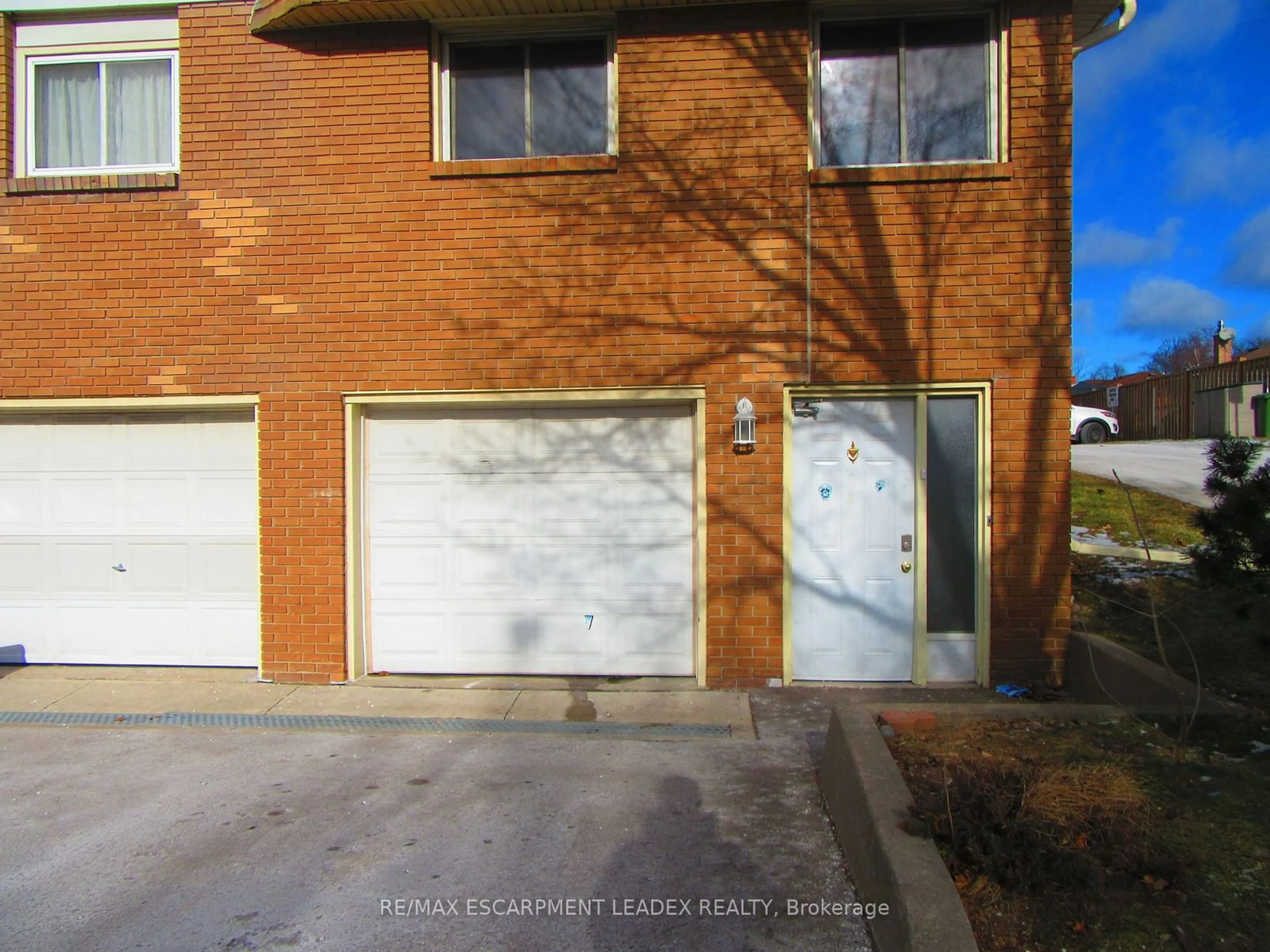 Unknown for 19 BERYL St, Hamilton Ontario L8T 4S7