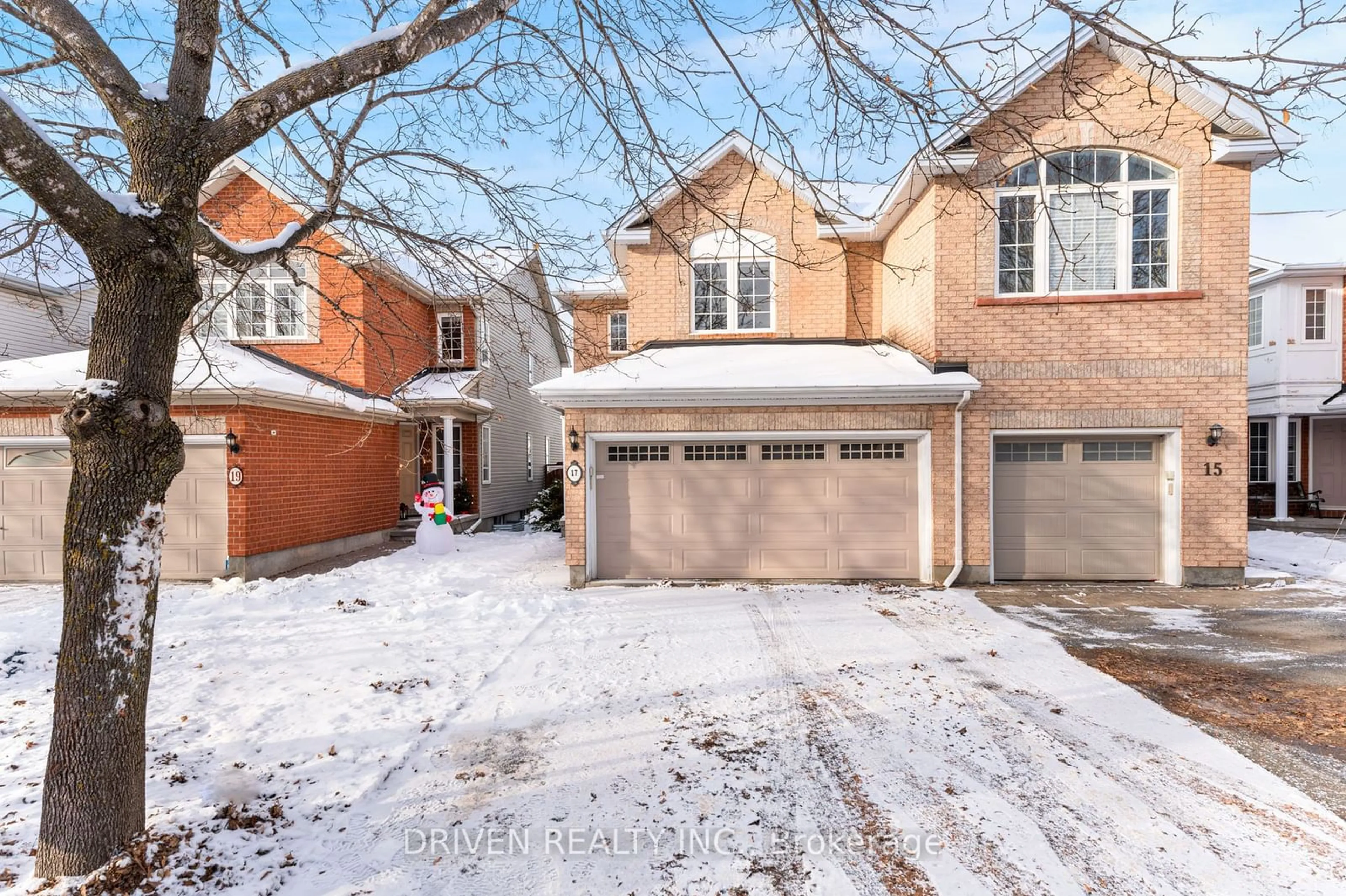 Home with brick exterior material, street for 17 Coleridge St, Carlington - Central Park Ontario K2C 4C8