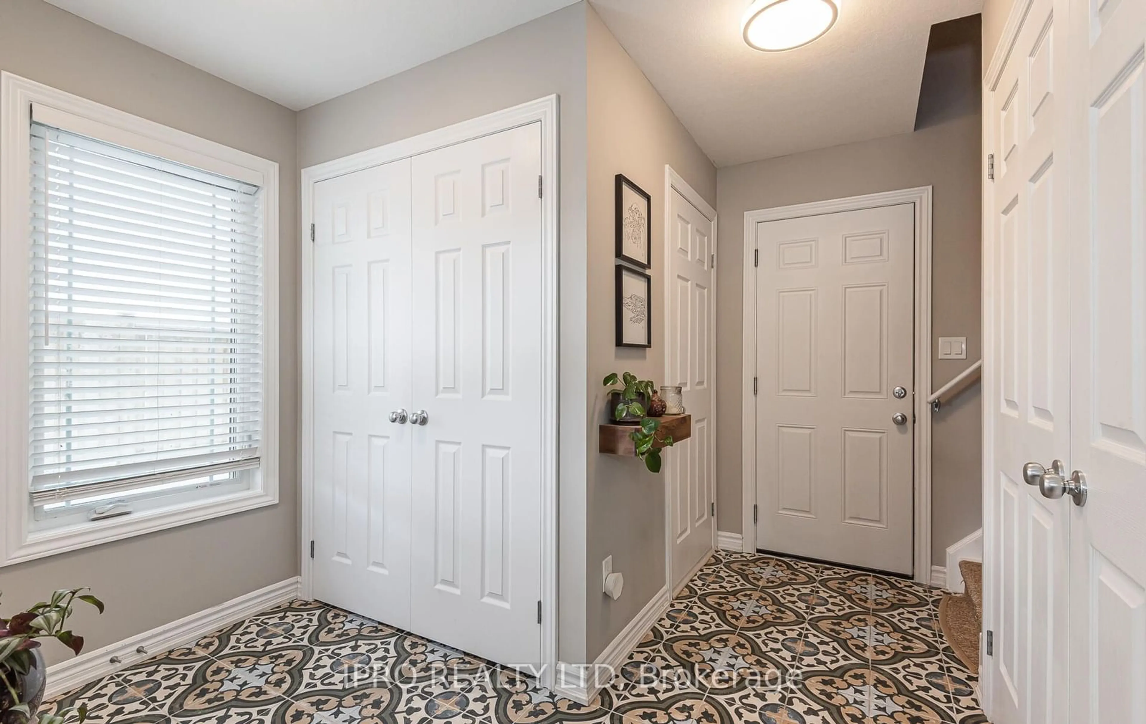 Indoor entryway for 107 Westra Dr #57, Guelph Ontario N1K 0A5