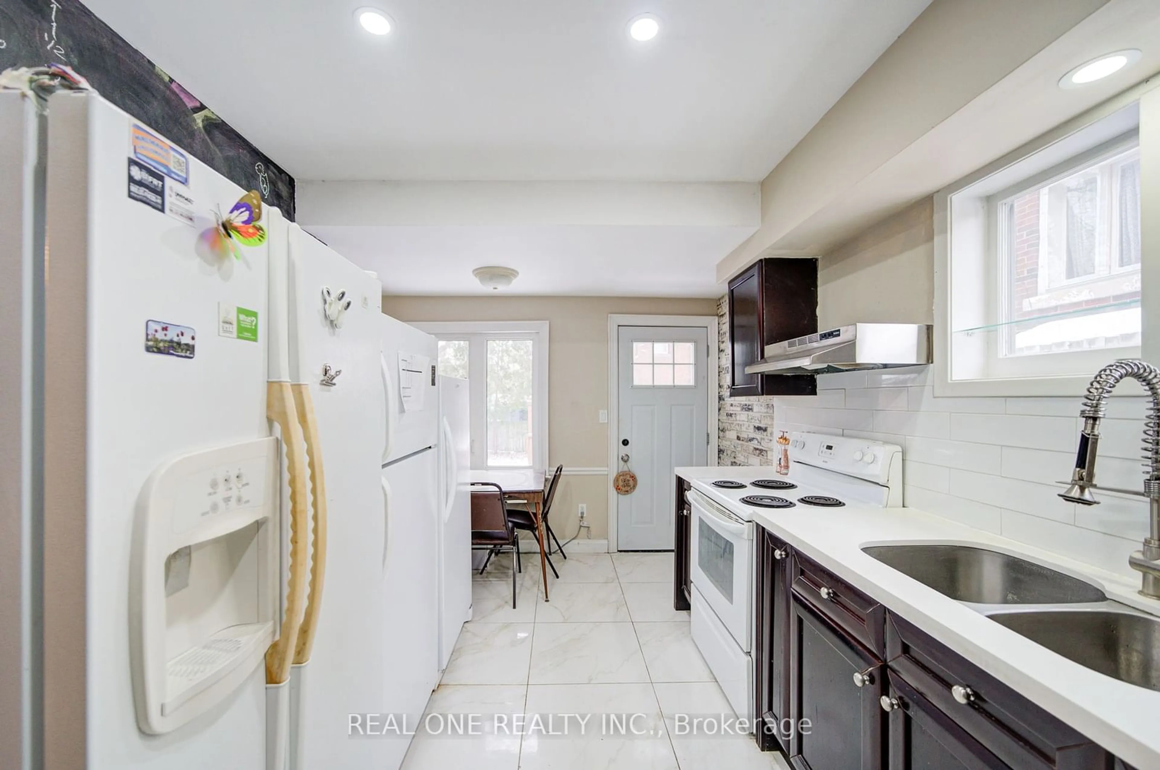 Standard kitchen, ceramic/tile floor for 1212 King St, Hamilton Ontario L8S 1M4