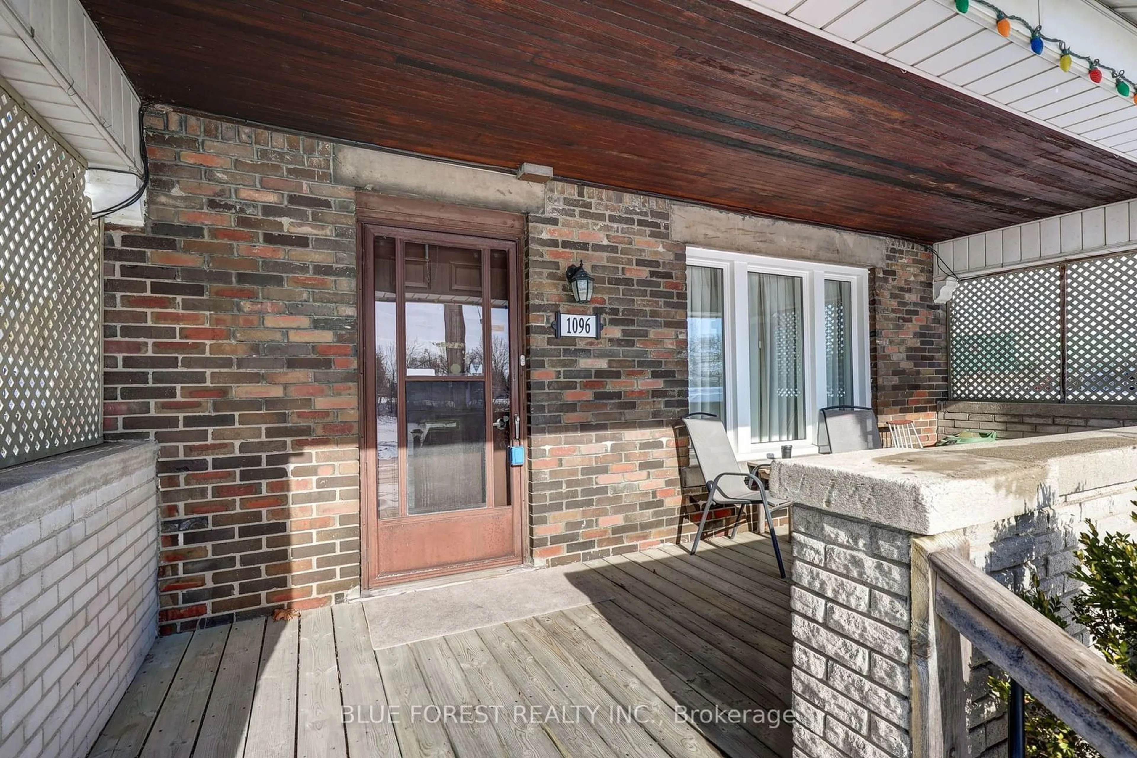 Home with brick exterior material, street for 1096 Margaret St, London Ontario N5W 2K2