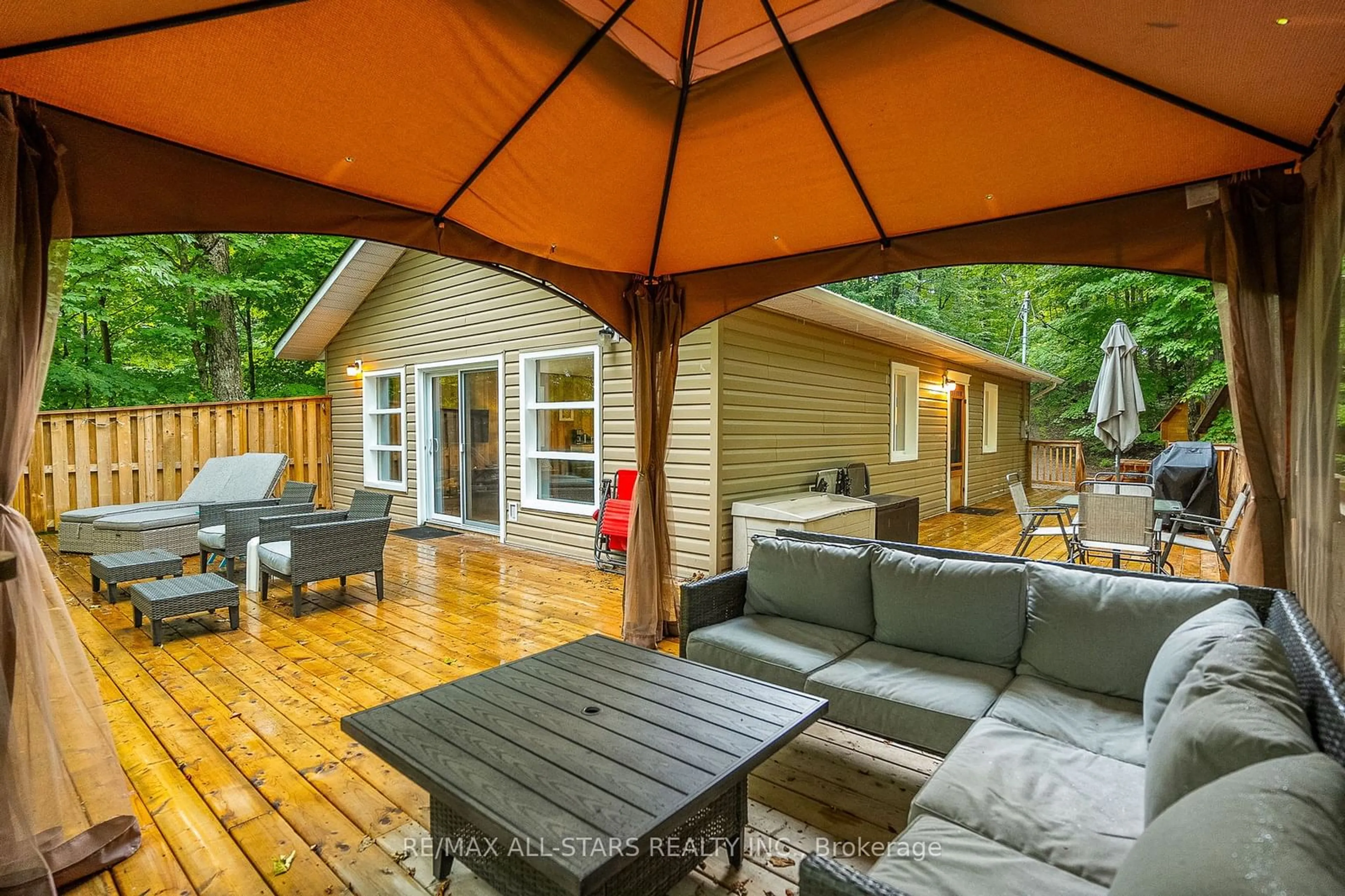 Patio, forest/trees view for 1820 Trappers Trail Rd, Dysart et al Ontario K0M 1S0