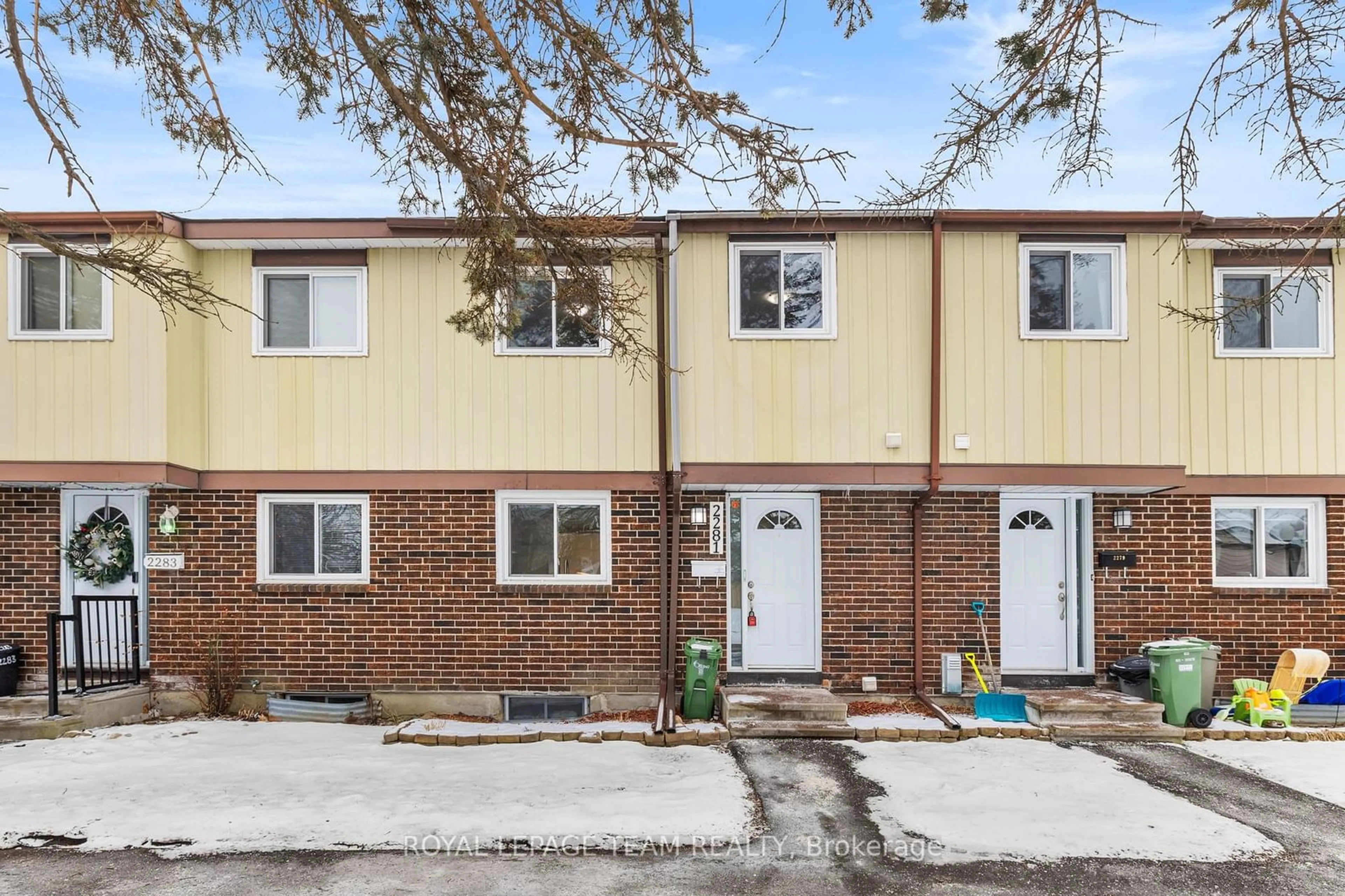 Unknown for 2281 Orient Park Dr, Blackburn Hamlet Ontario K1B 4Y2